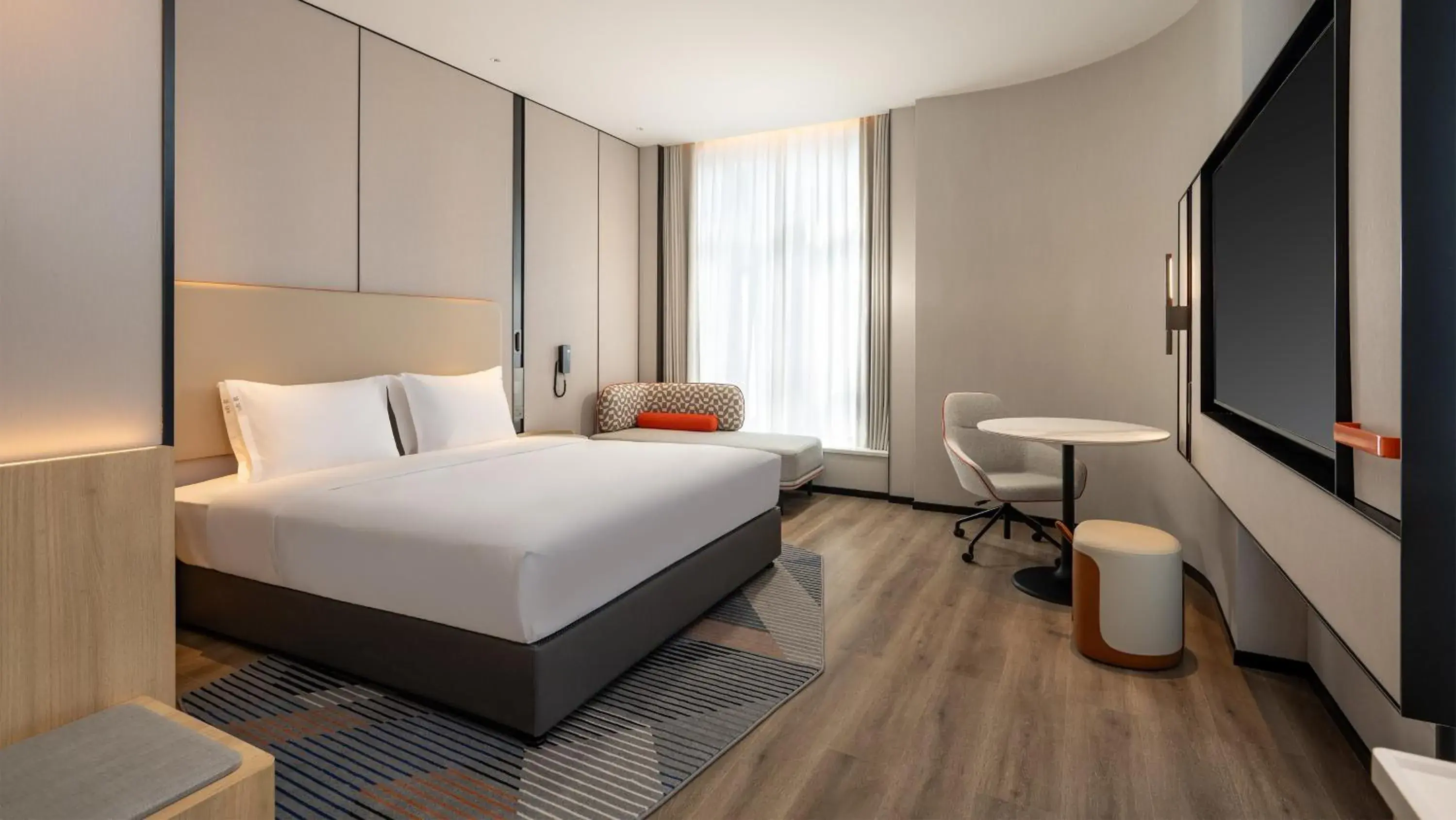 Standard King Room with City View in Holiday Inn Express Chengdu Phoenix Mountain by IHG Standard King Room with City View in Holiday Inn Express Chengdu Phoenix Mountain by IHG