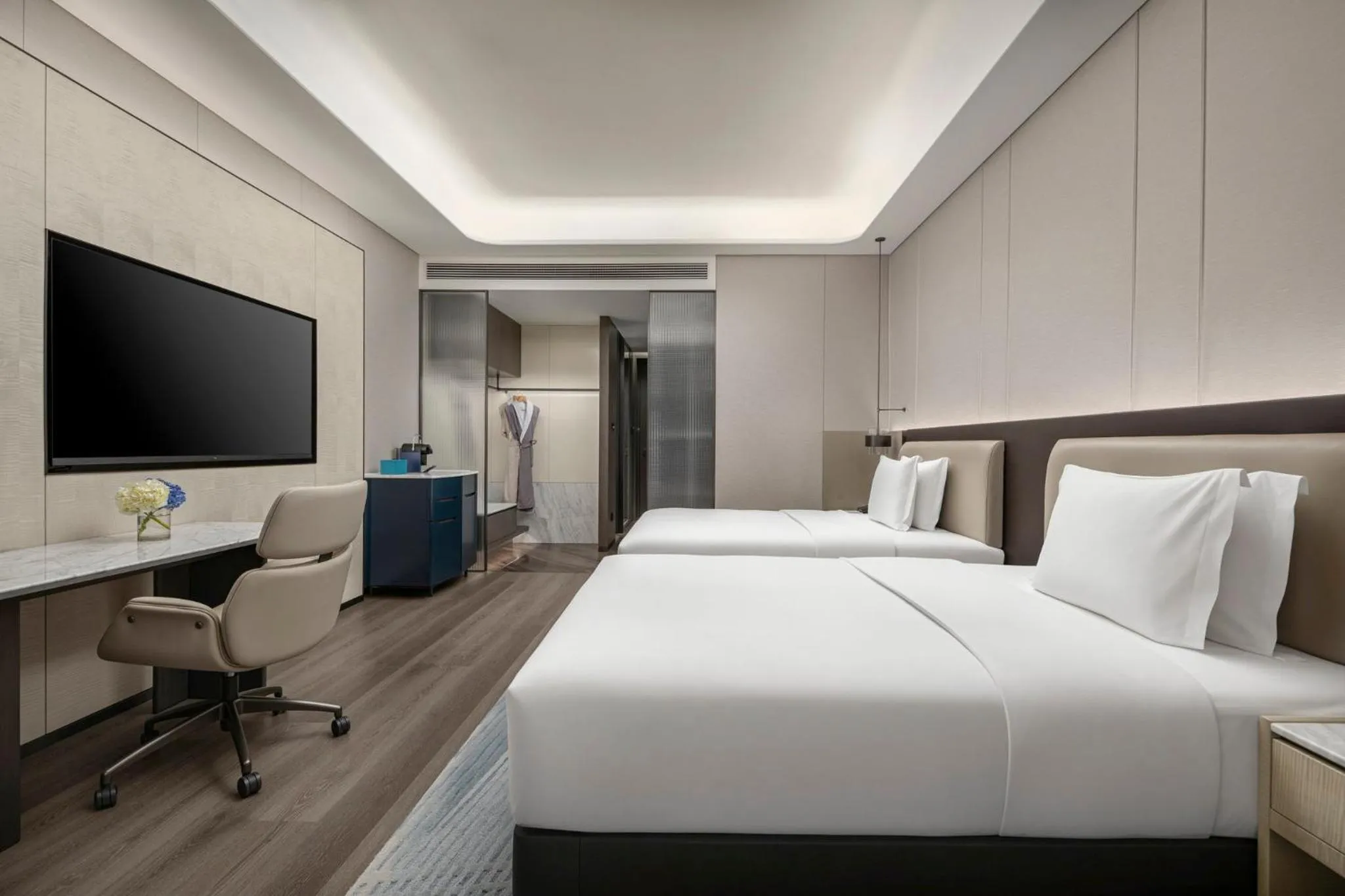 Photo of the whole room, Bed in Crowne Plaza Linyi Olympic Sports Centre by IHG