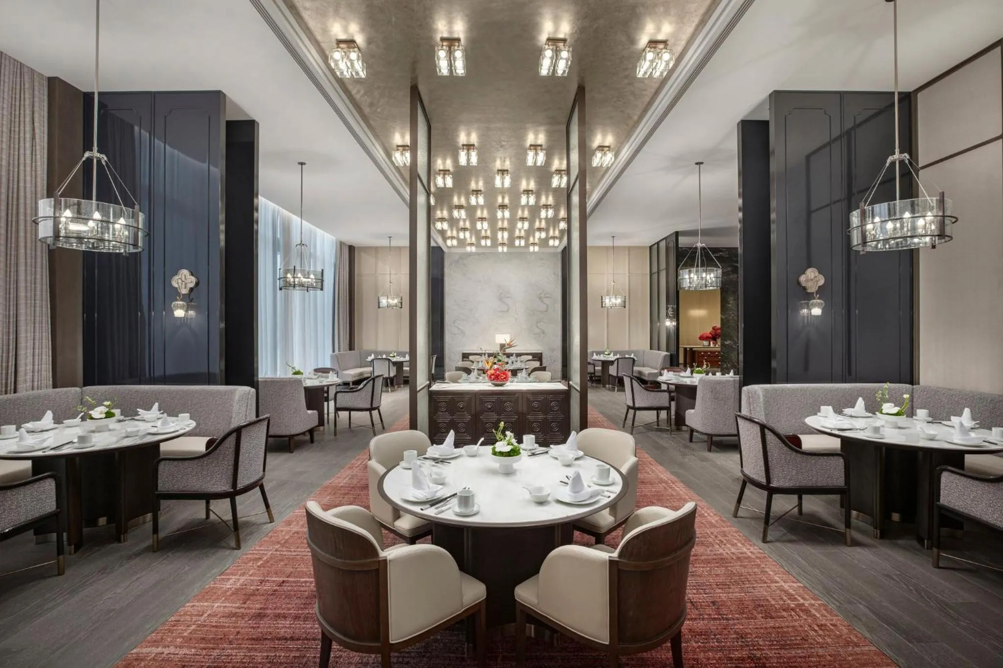 Restaurant/places to eat in Crowne Plaza Linyi Olympic Sports Centre by IHG