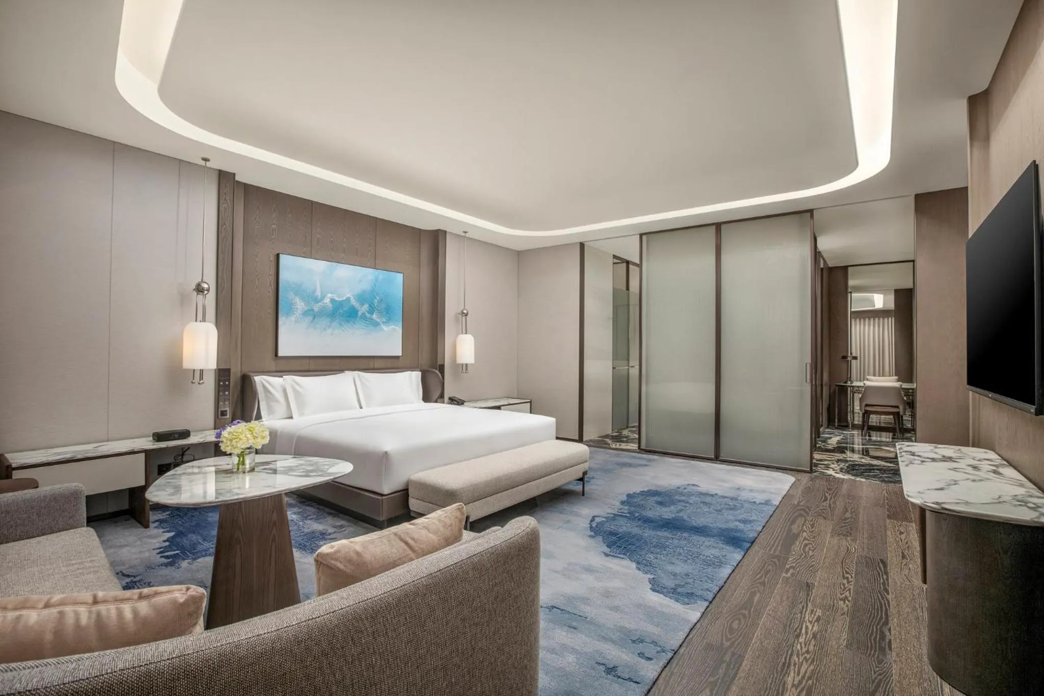 Photo of the whole room, Bed in Crowne Plaza Linyi Olympic Sports Centre by IHG