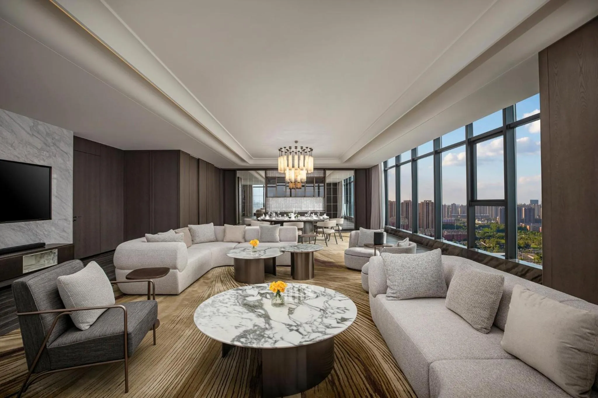 Photo of the whole room in Crowne Plaza Linyi Olympic Sports Centre by IHG