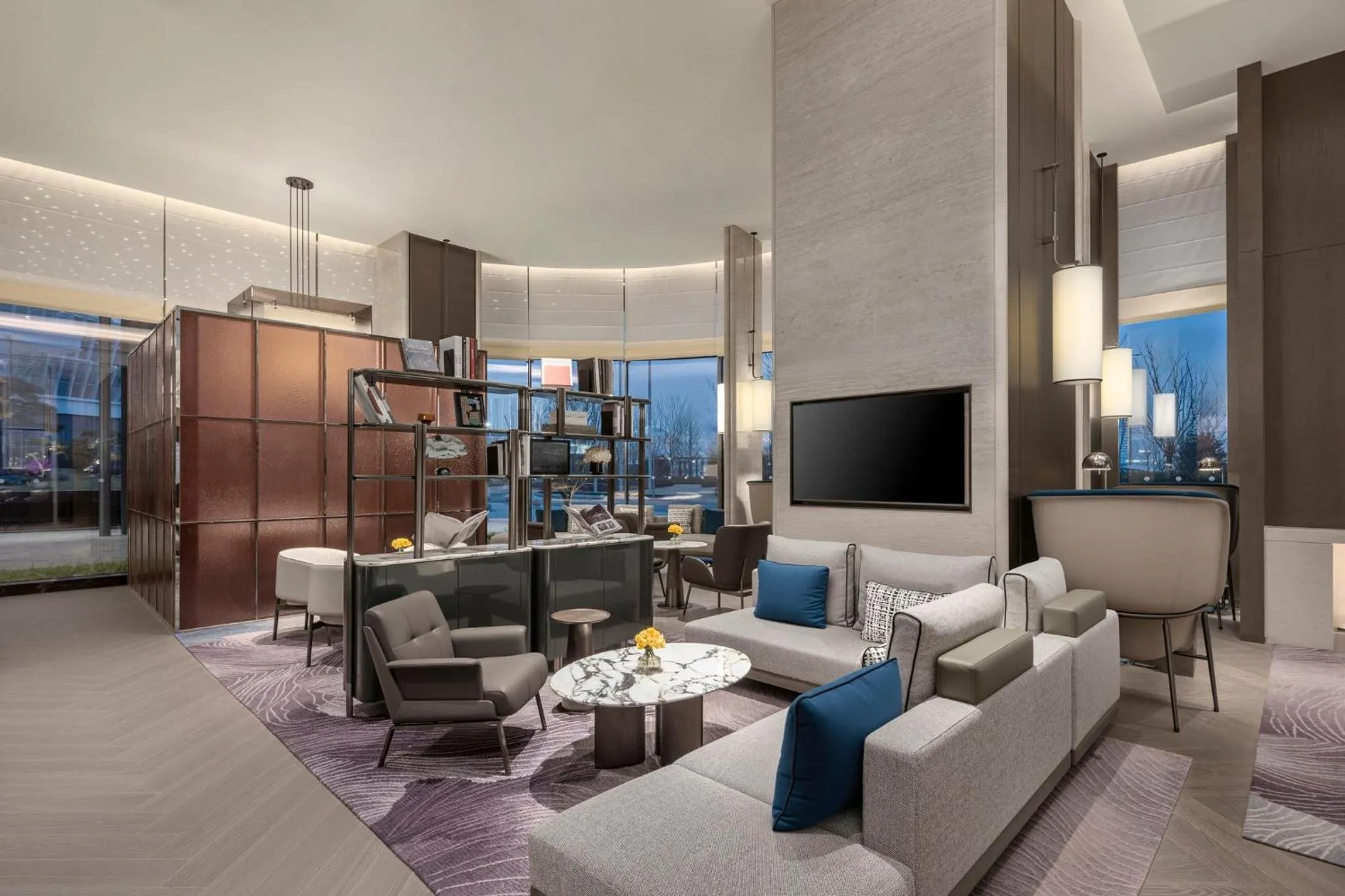 Lounge or bar in Crowne Plaza Linyi Olympic Sports Centre by IHG