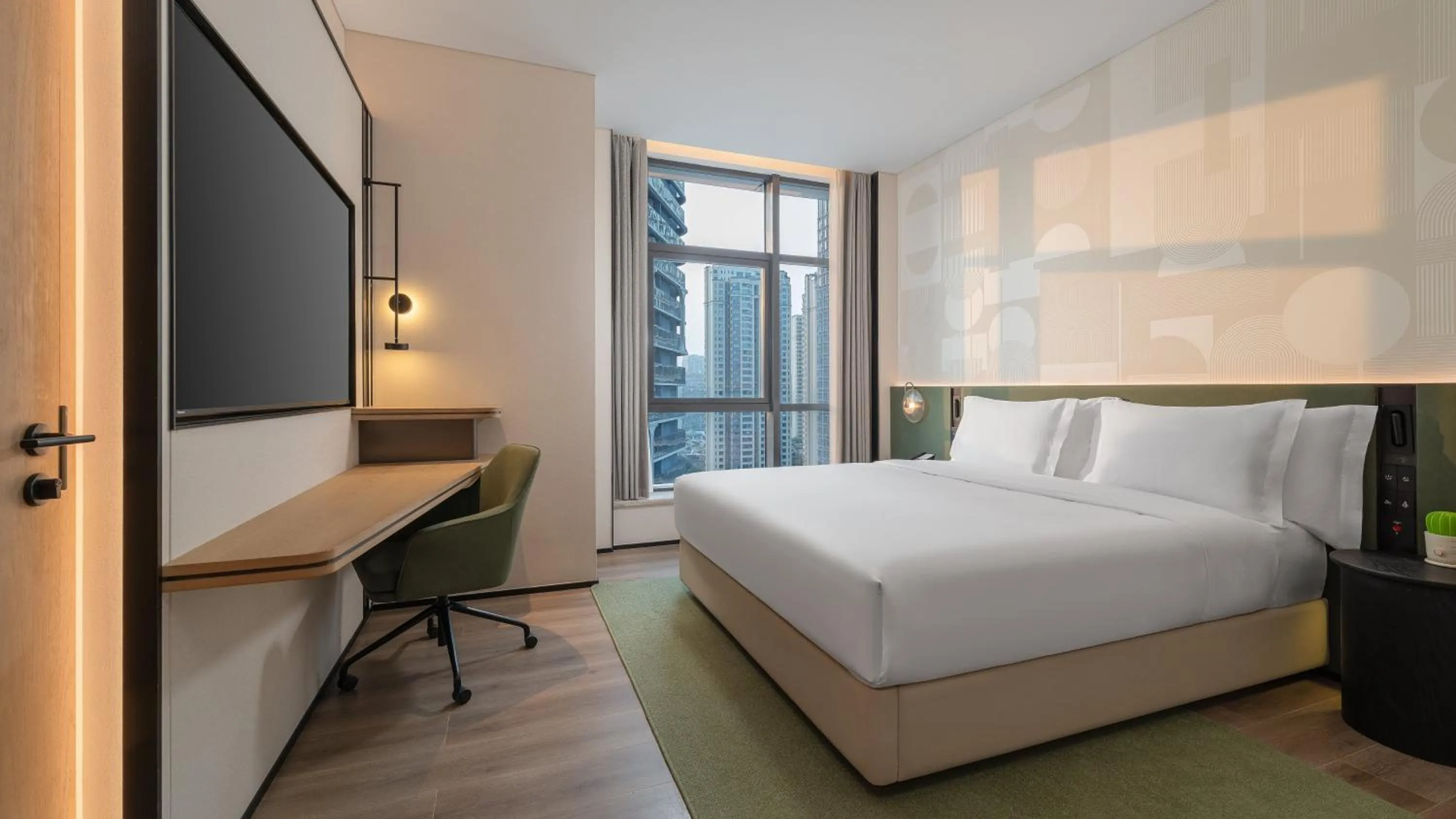 Photo of the whole room, Bed in EVEN Hotel Chengdu Phoenix Mountain by IHG