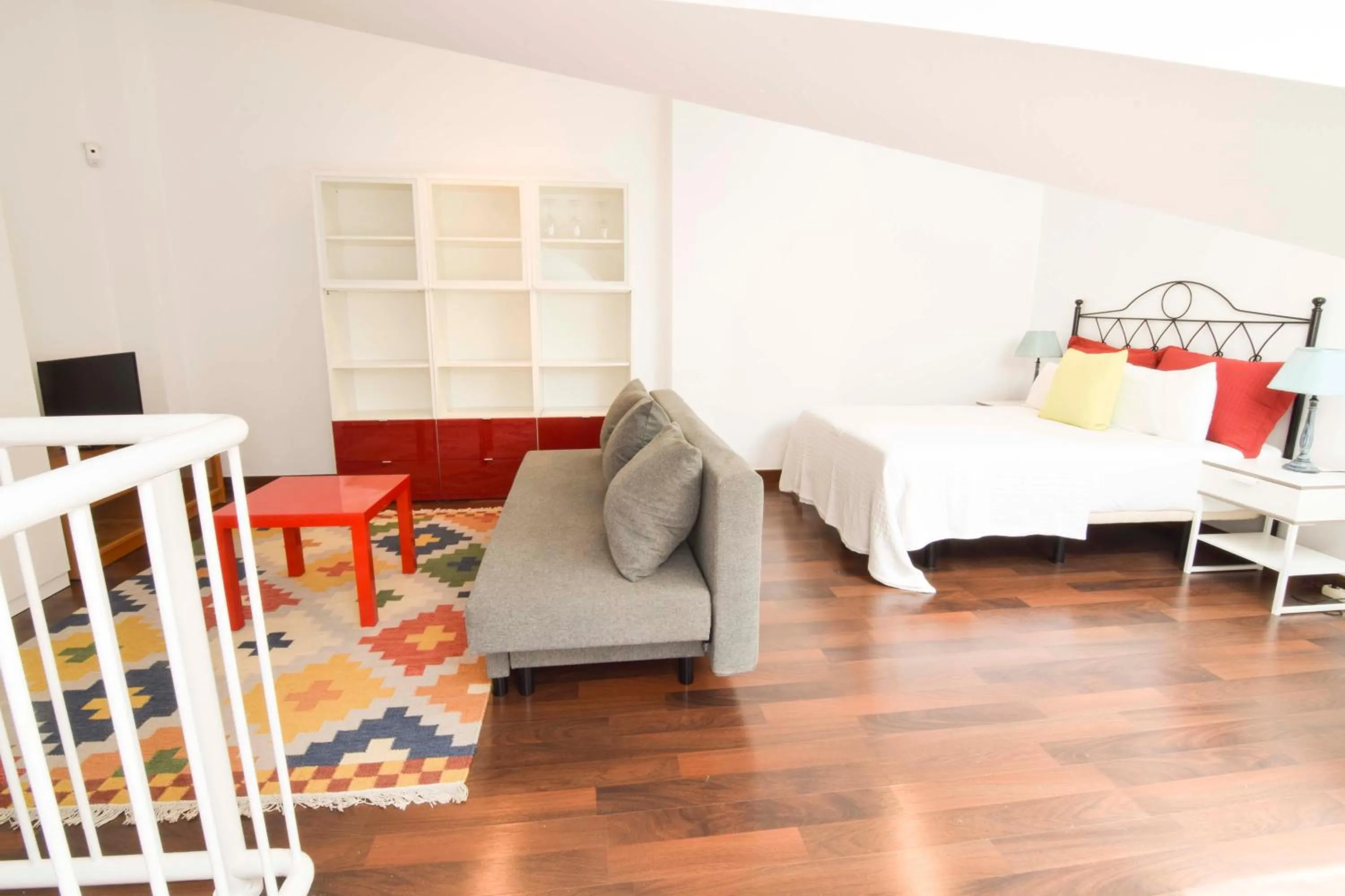 TV and multimedia in Letmalaga Economy Bishop Orchard