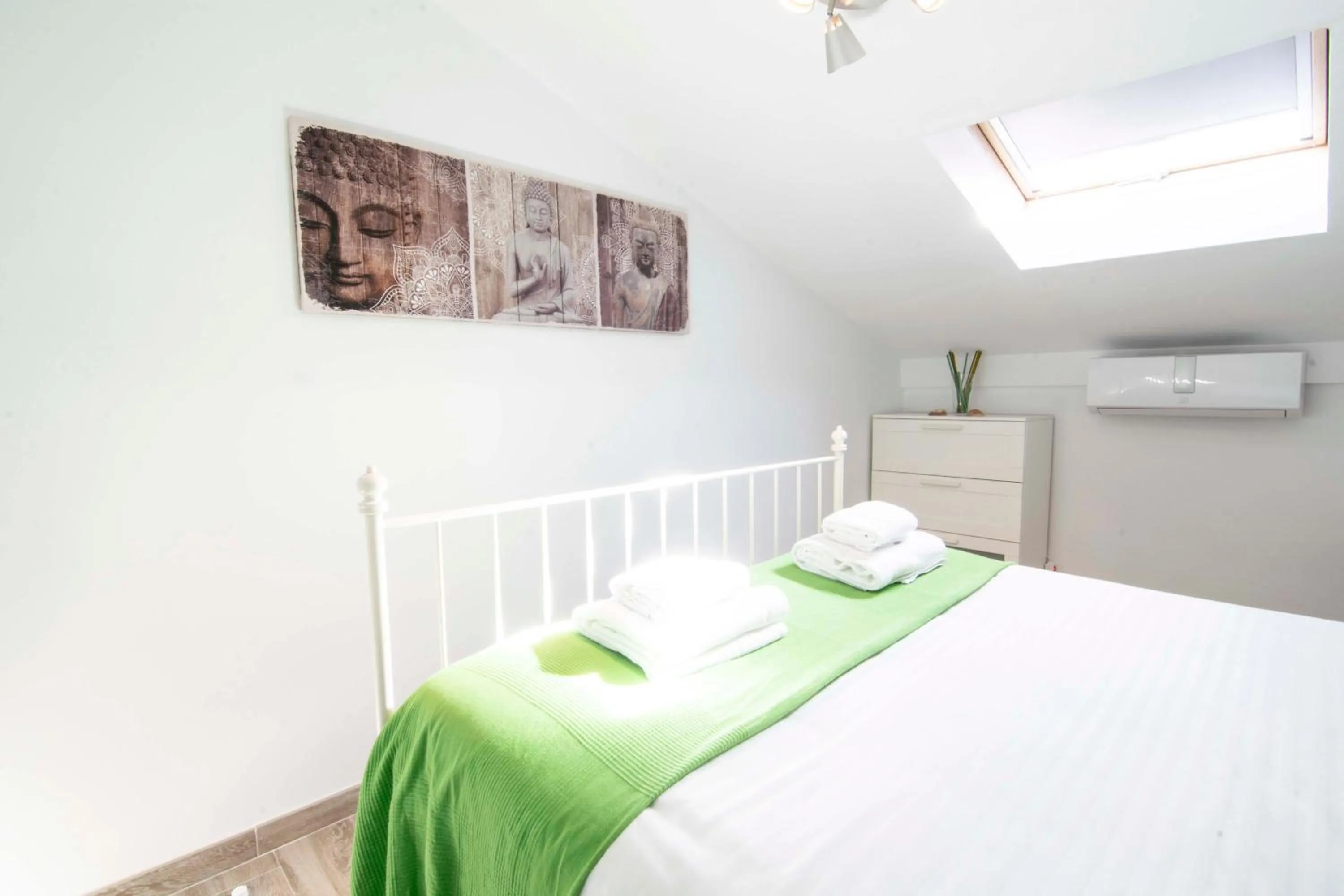 Bedroom in Letmalaga Economy Bishop Orchard