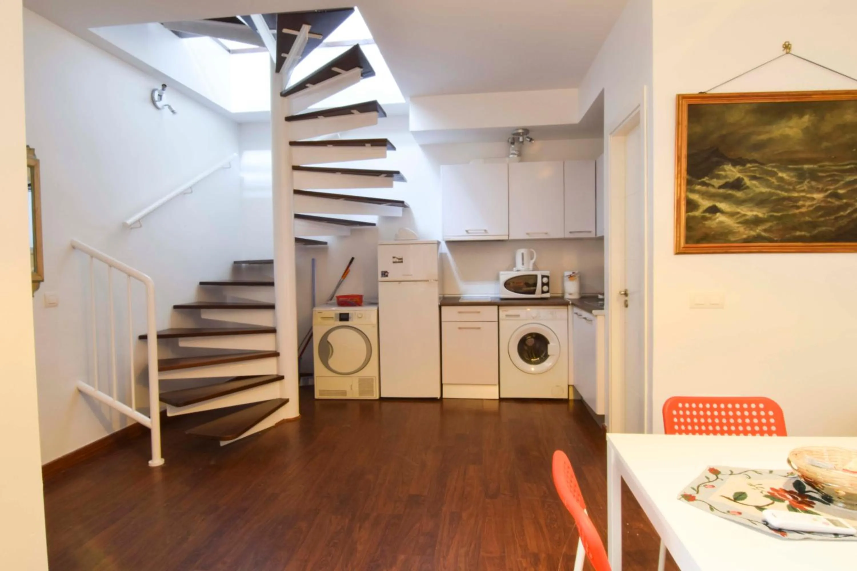 Photo of the whole room in Letmalaga Economy Bishop Orchard