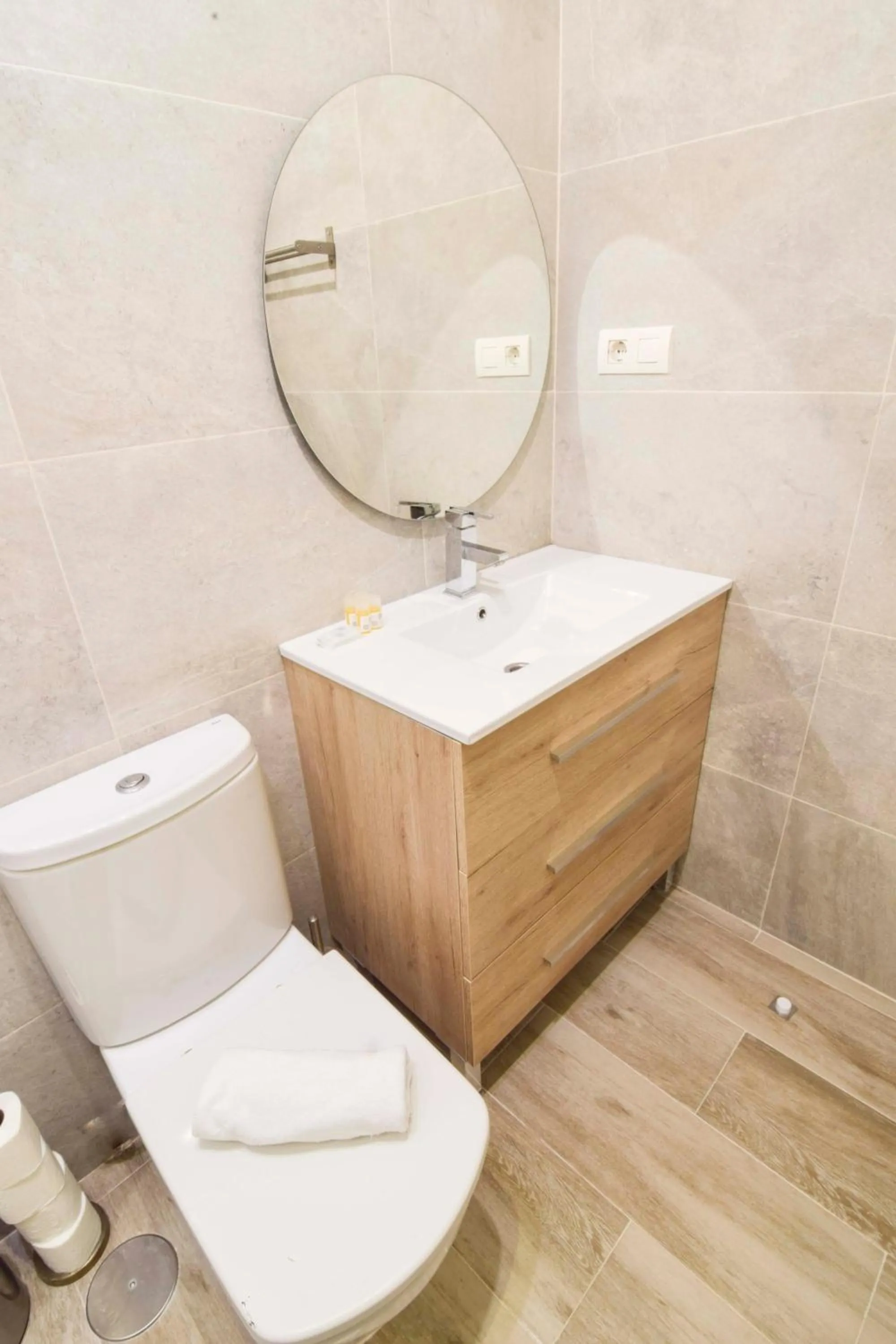 Bathroom in Letmalaga Economy Bishop Orchard