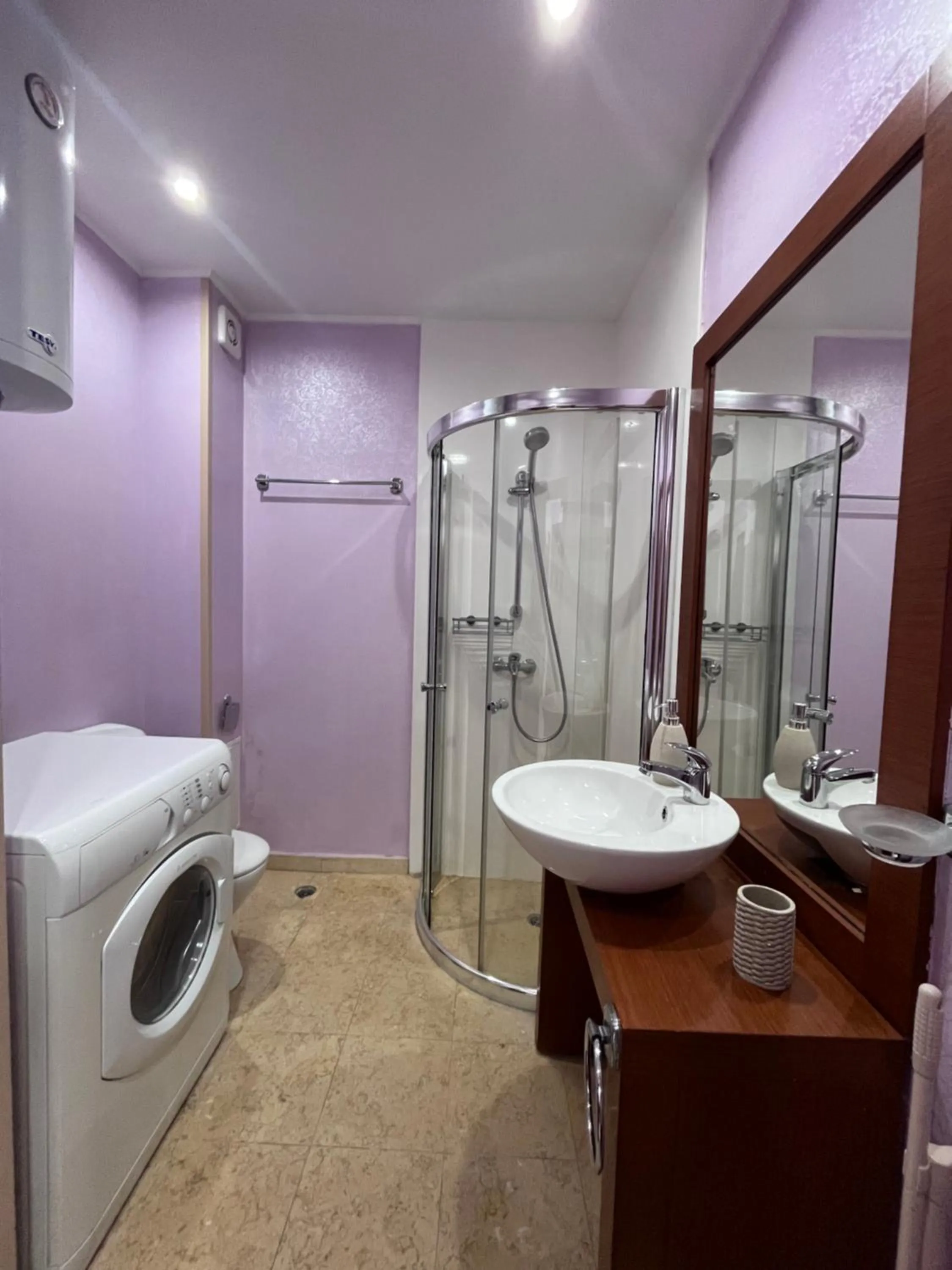 Shower in Sea View Rental Iglika Apartments