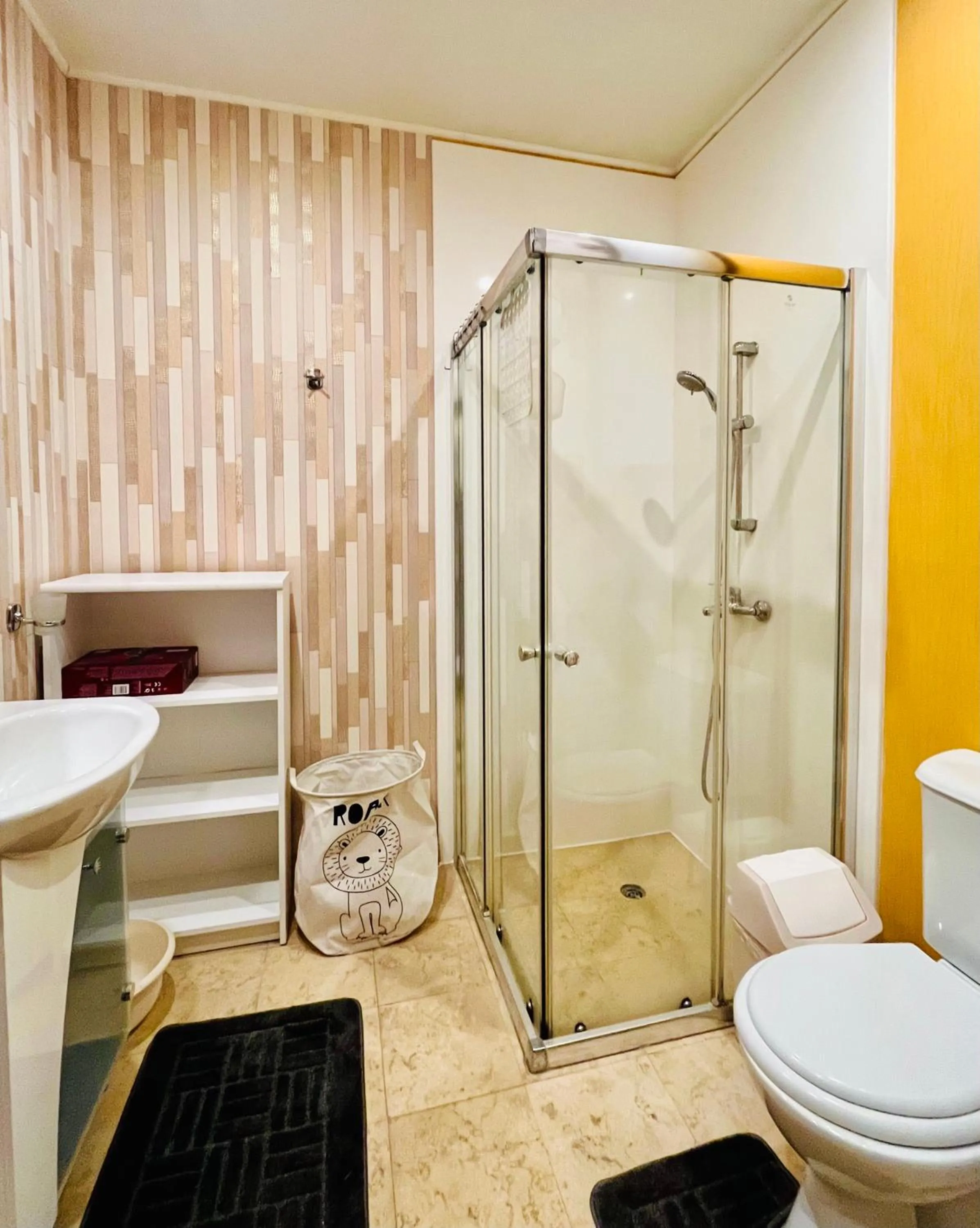 Bathroom in Sea View Rental Iglika Apartments