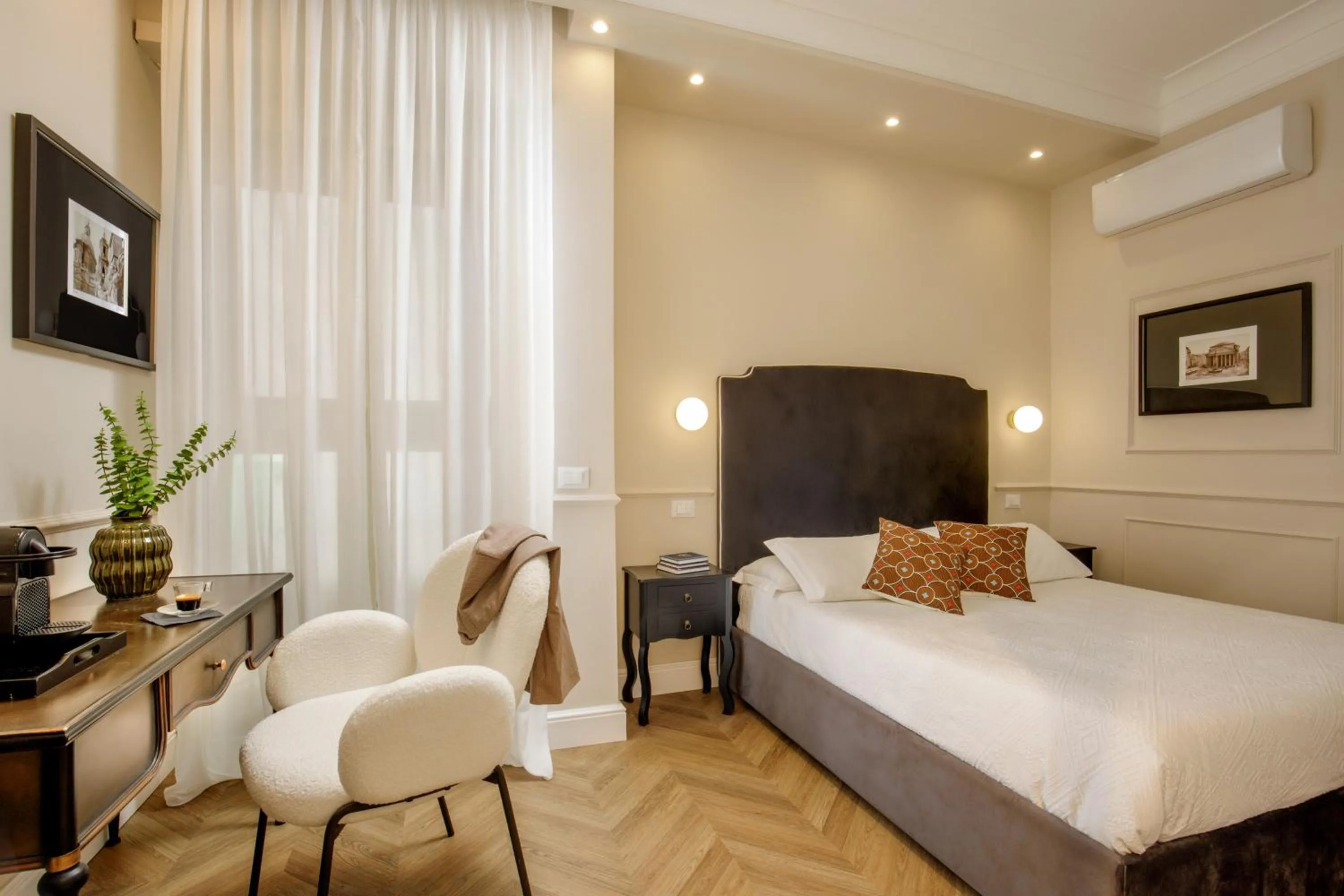 Photo of the whole room, Bed in La Locanda di Piazza del Popolo