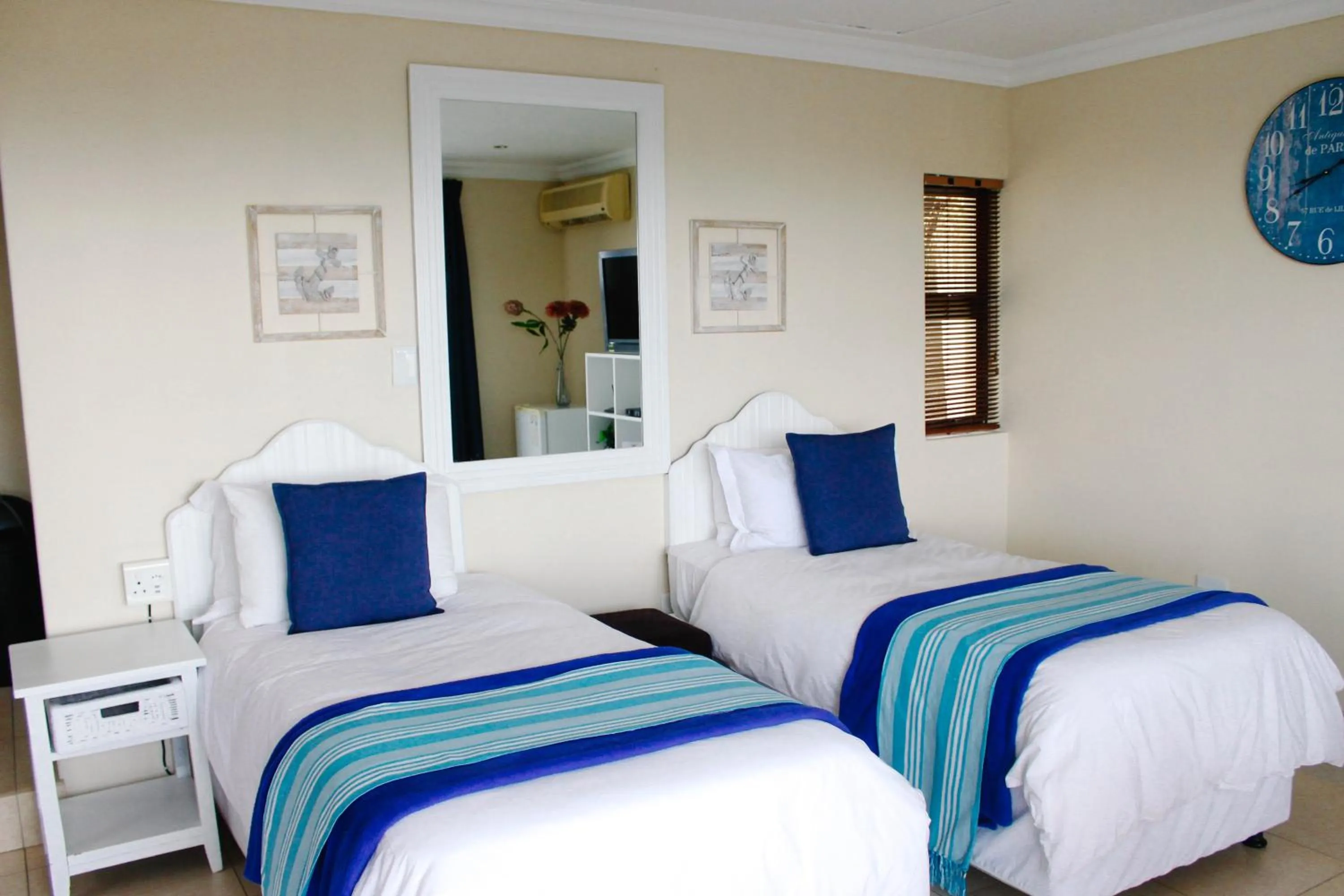 Bedroom, Bed in La Dolce Vita Umhlanga Guesthouse