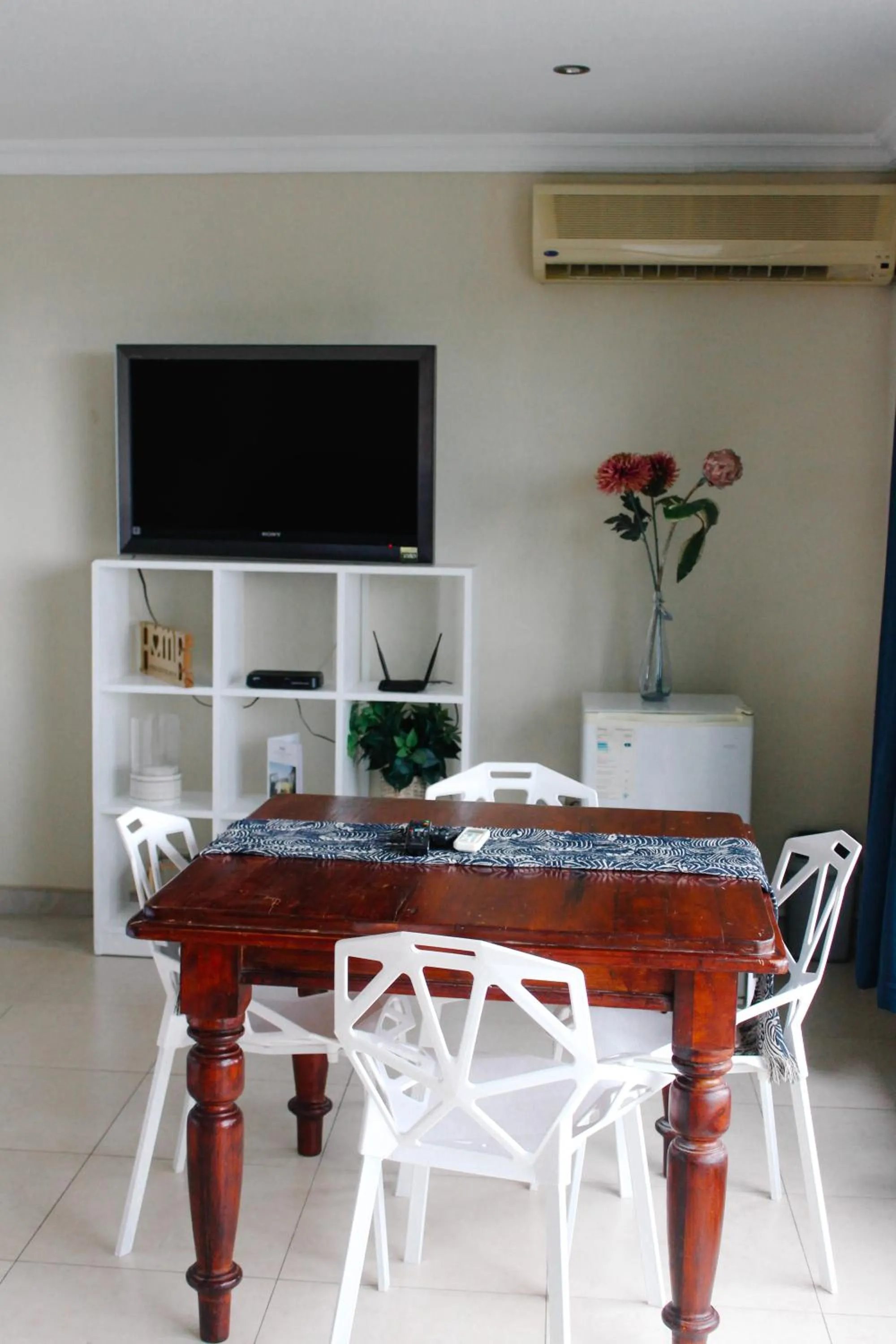 Dining area in La Dolce Vita Umhlanga Guesthouse