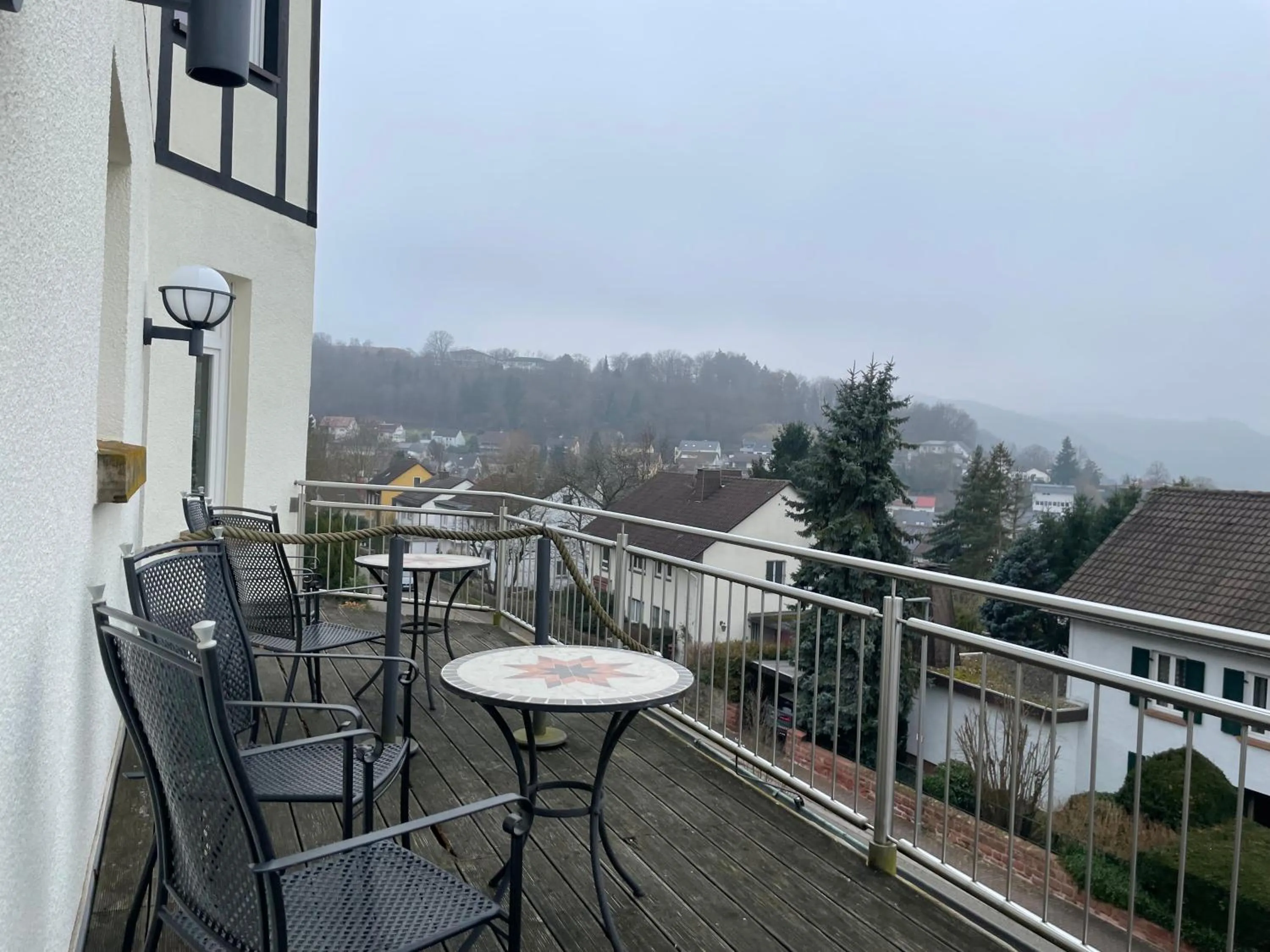 Natural landscape in Villa Waldfrieden - Design trifft Budget