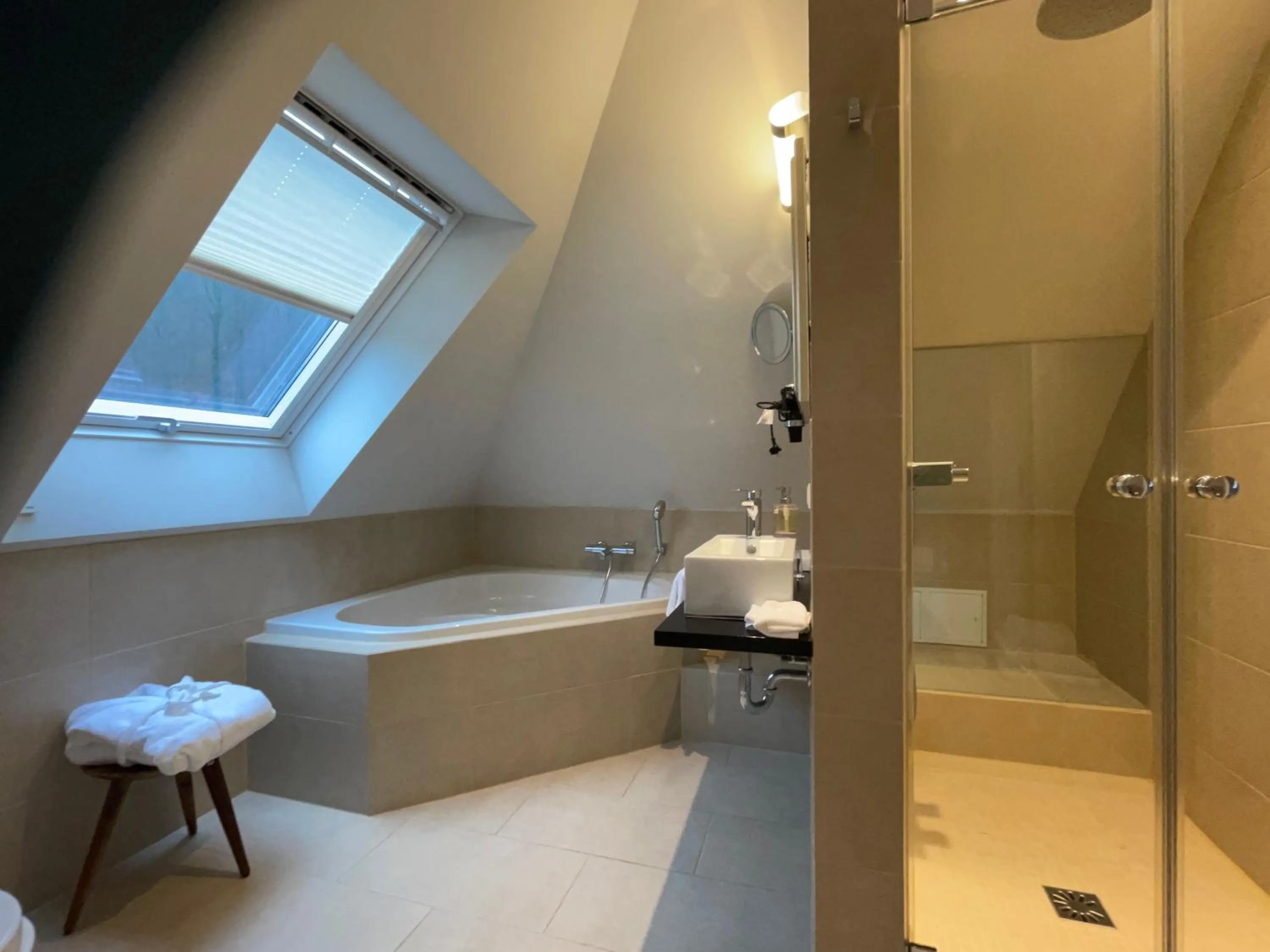 Shower in Villa Waldfrieden - Design trifft Budget