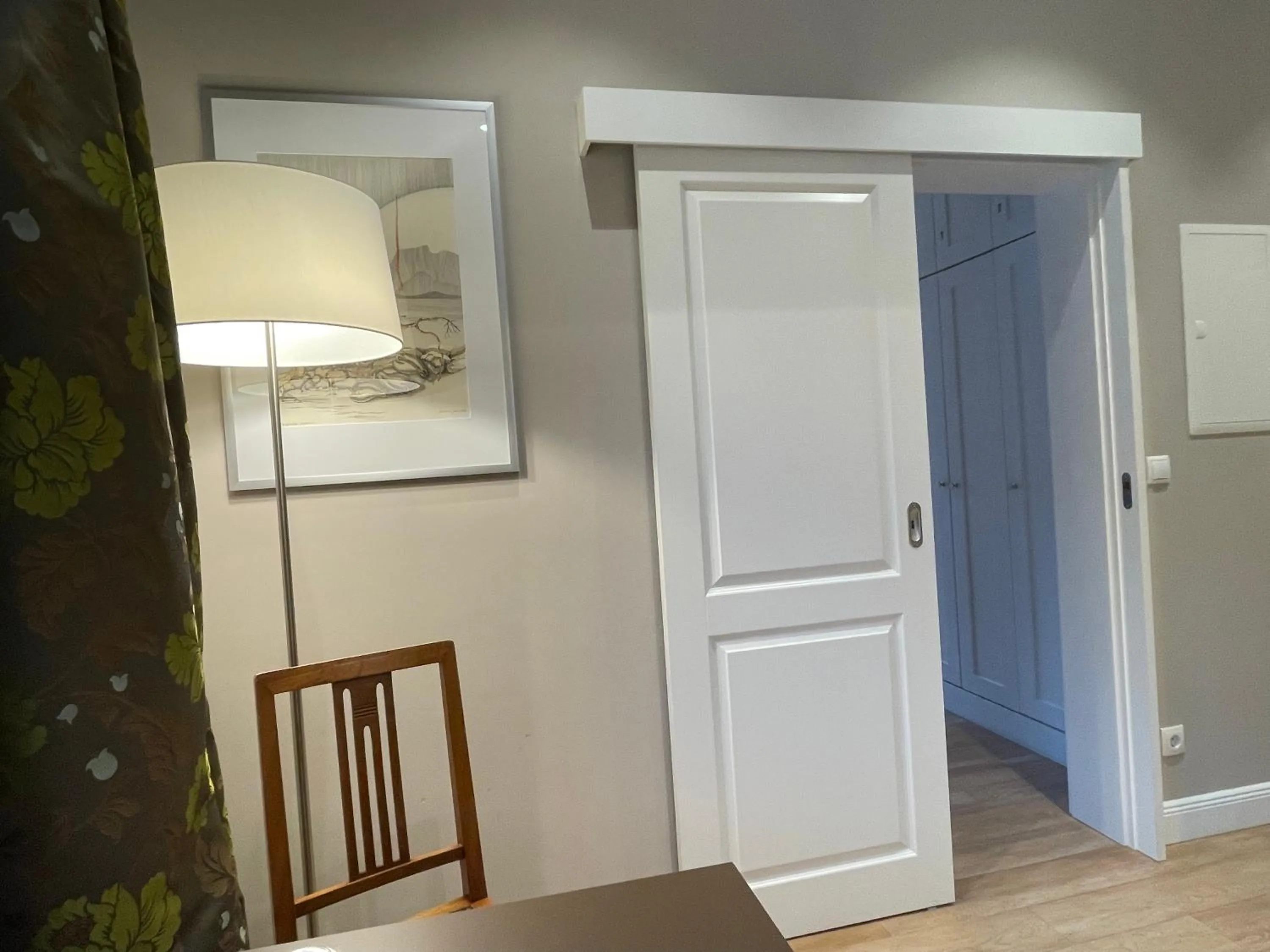 Photo of the whole room in Villa Waldfrieden - Design trifft Budget