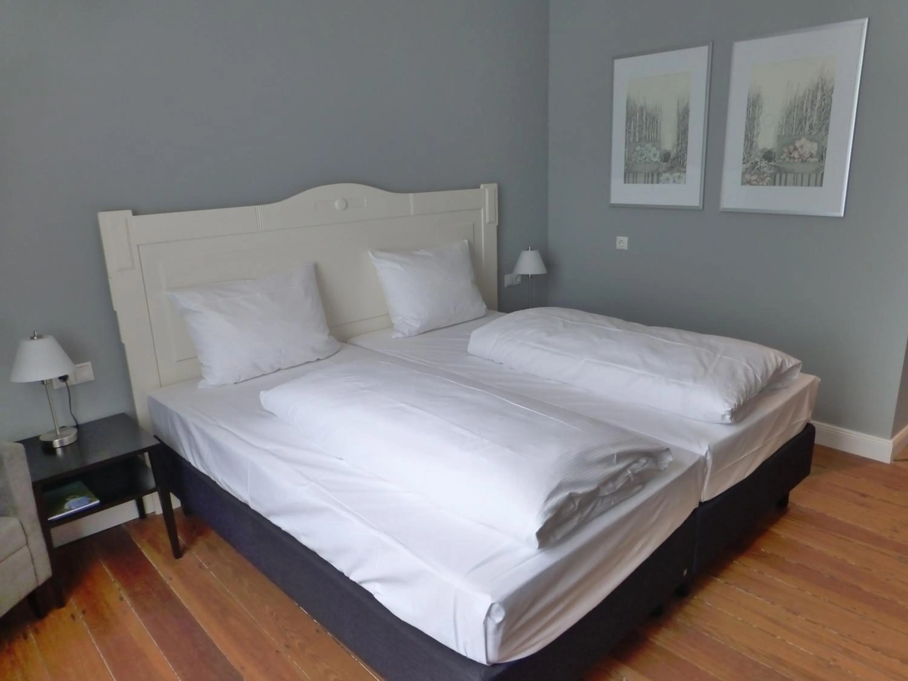 Photo of the whole room, Bed in Villa Waldfrieden - Design trifft Budget