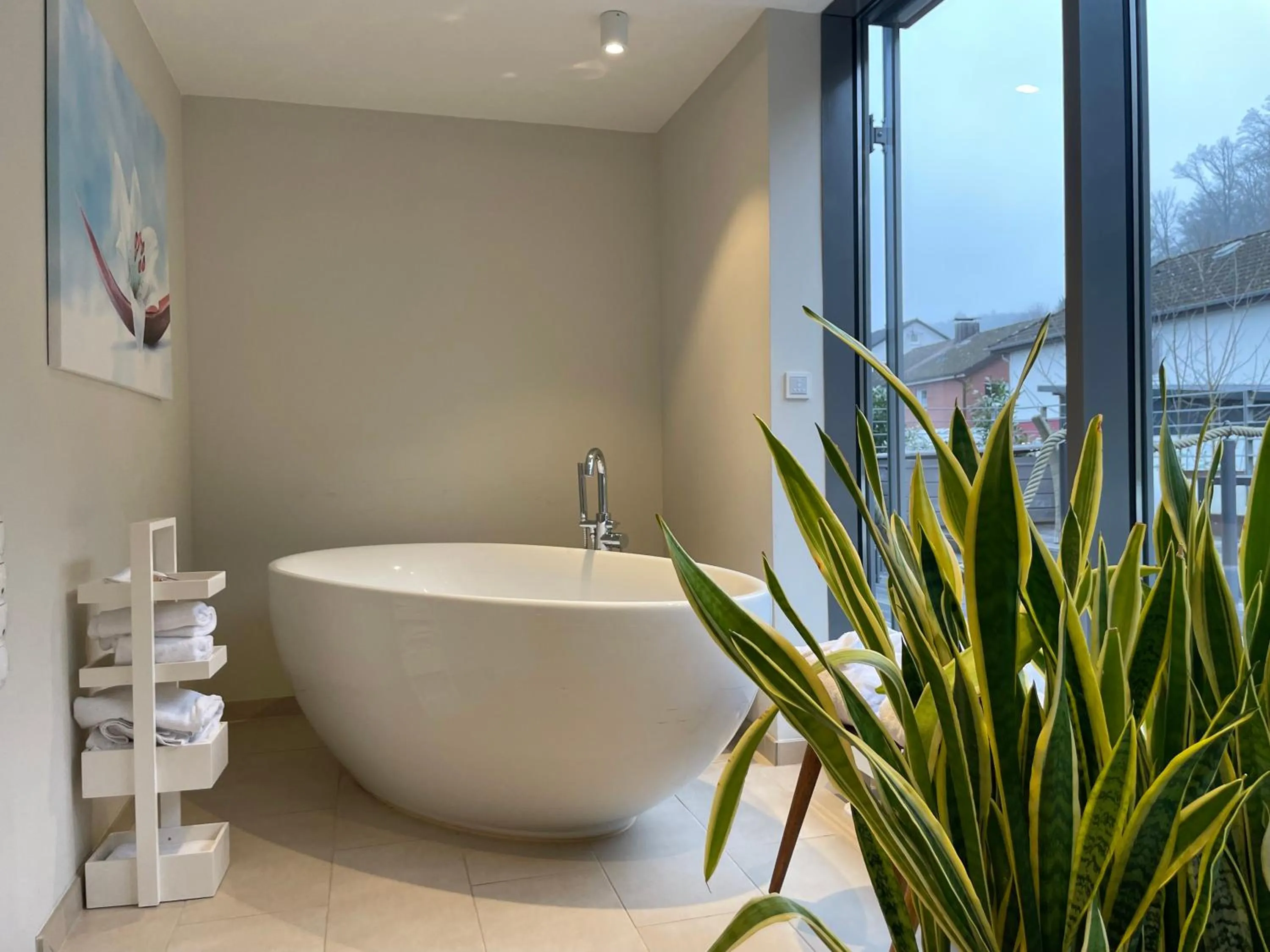 Bathroom in Villa Waldfrieden - Design trifft Budget