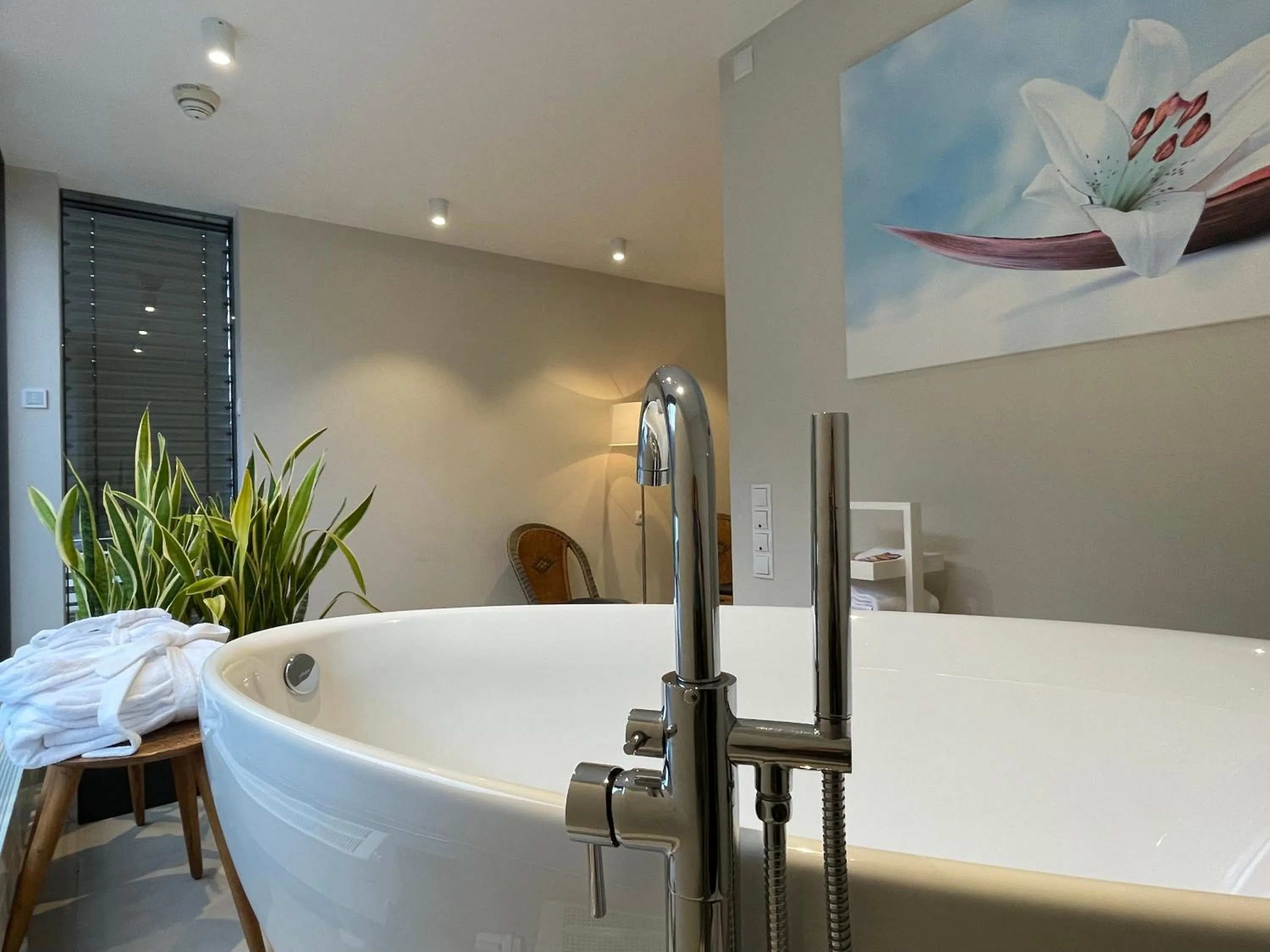 Bath in Villa Waldfrieden - Design trifft Budget