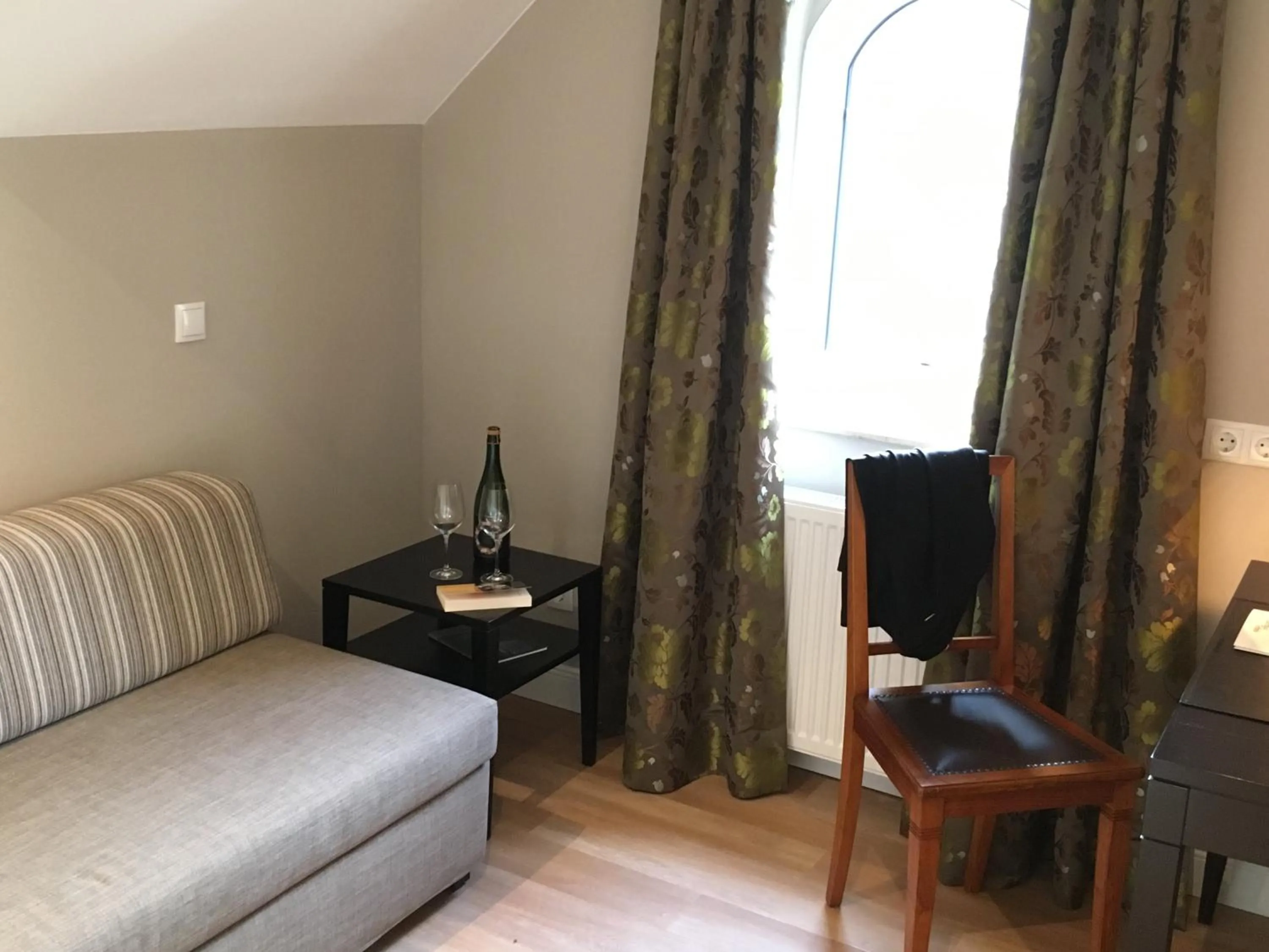 Living room in Villa Waldfrieden - Design trifft Budget