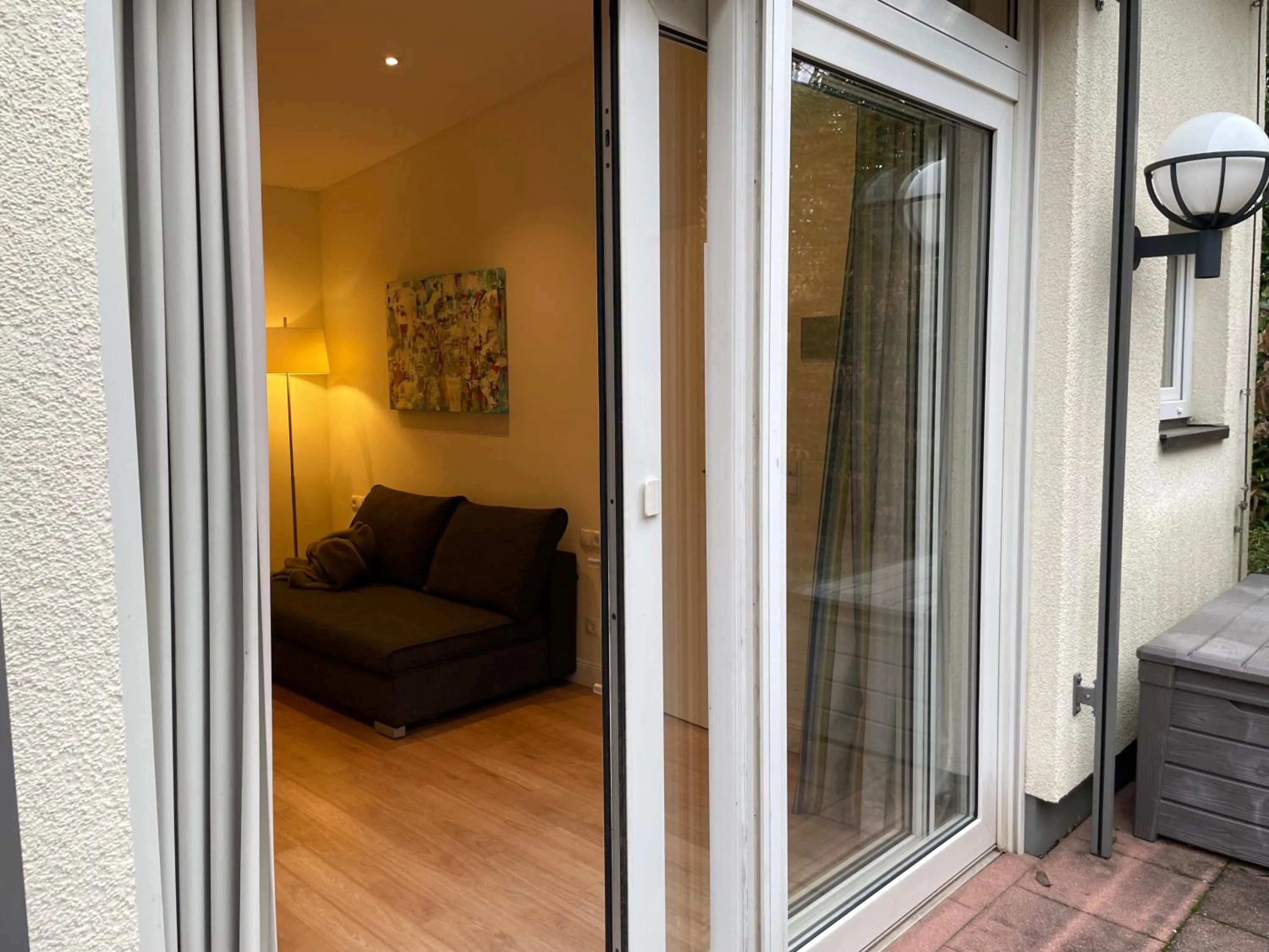 Living room in Villa Waldfrieden - Design trifft Budget