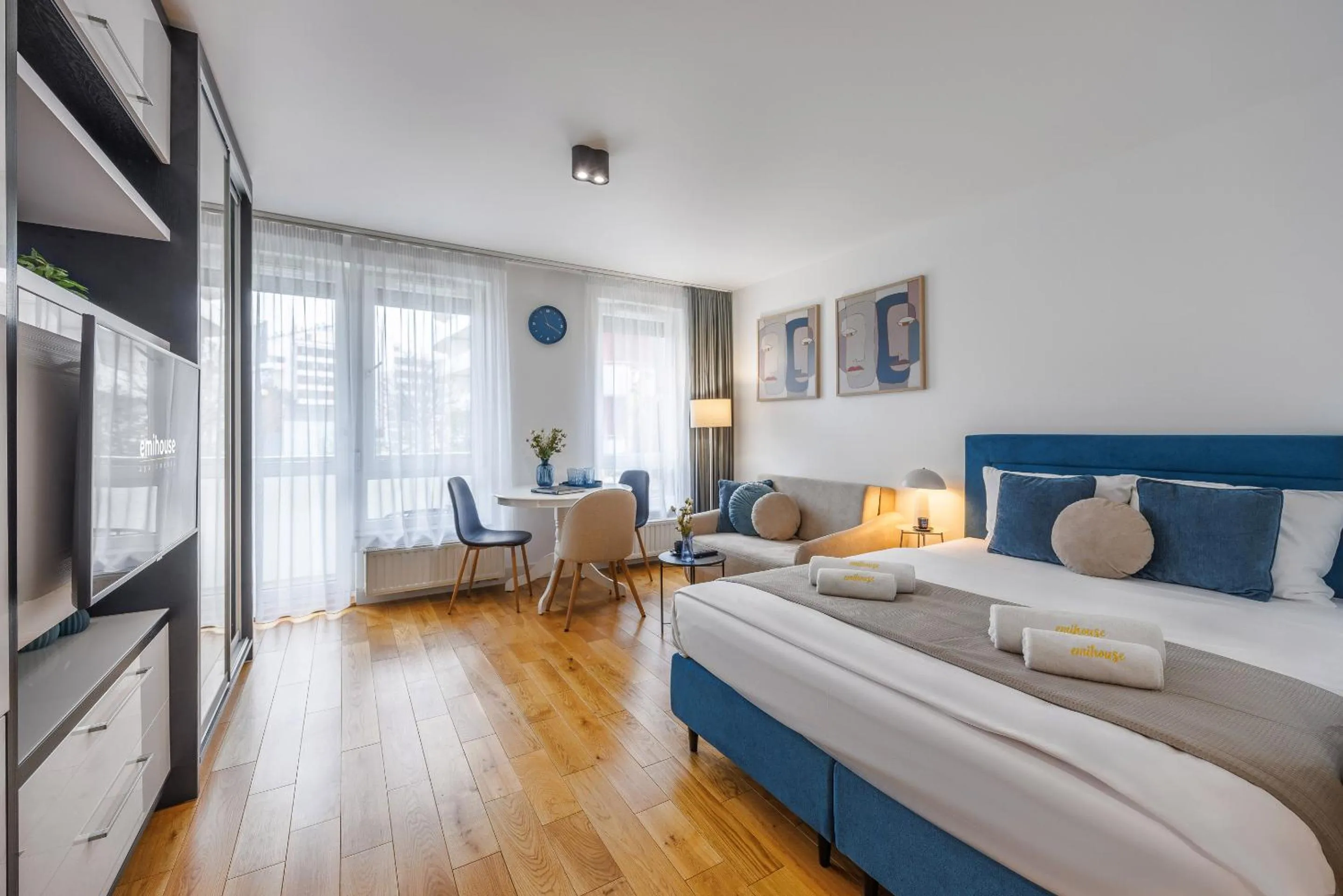 Bed in Emihouse CityVibe Apartments