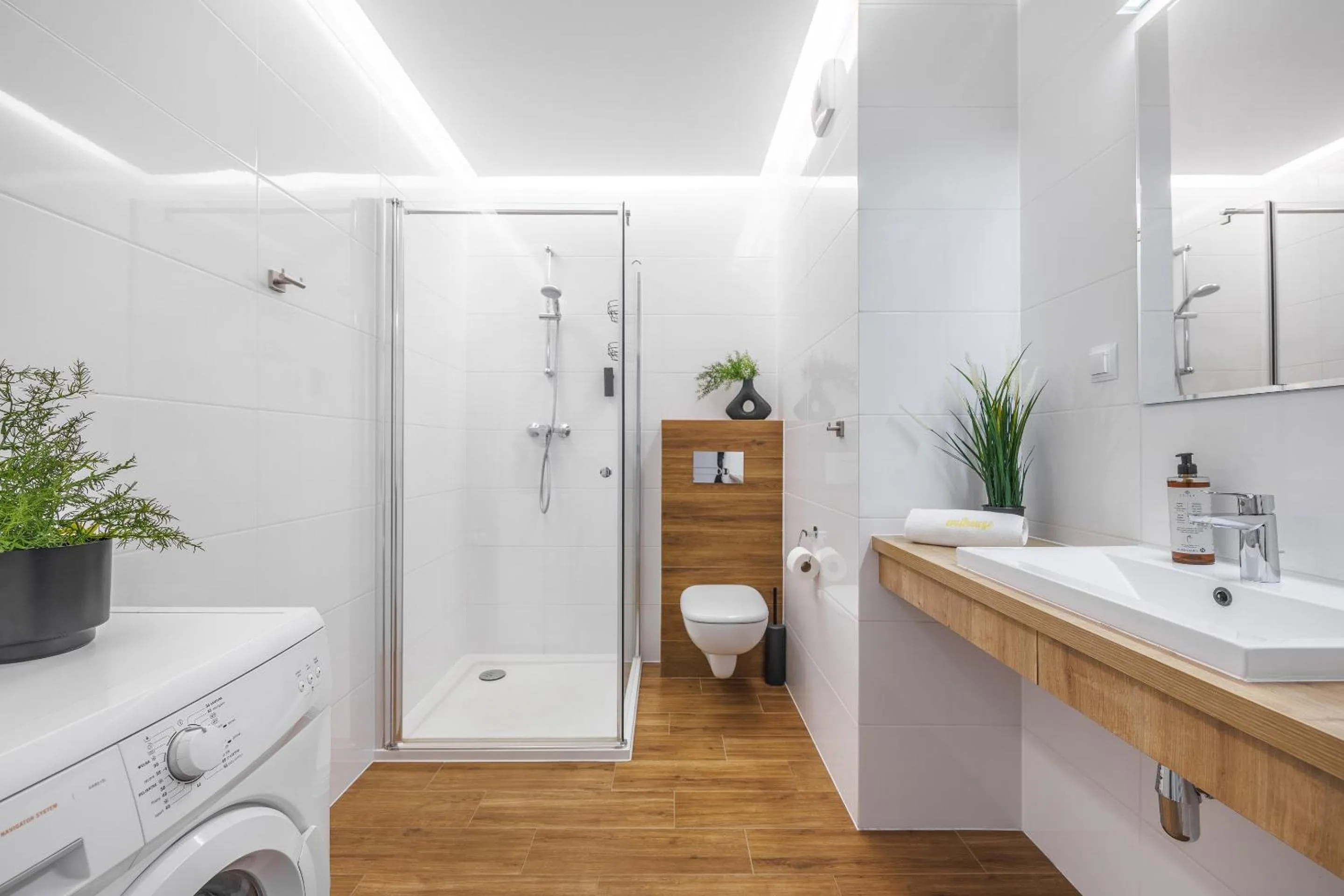 Shower in Emihouse CityVibe Apartments