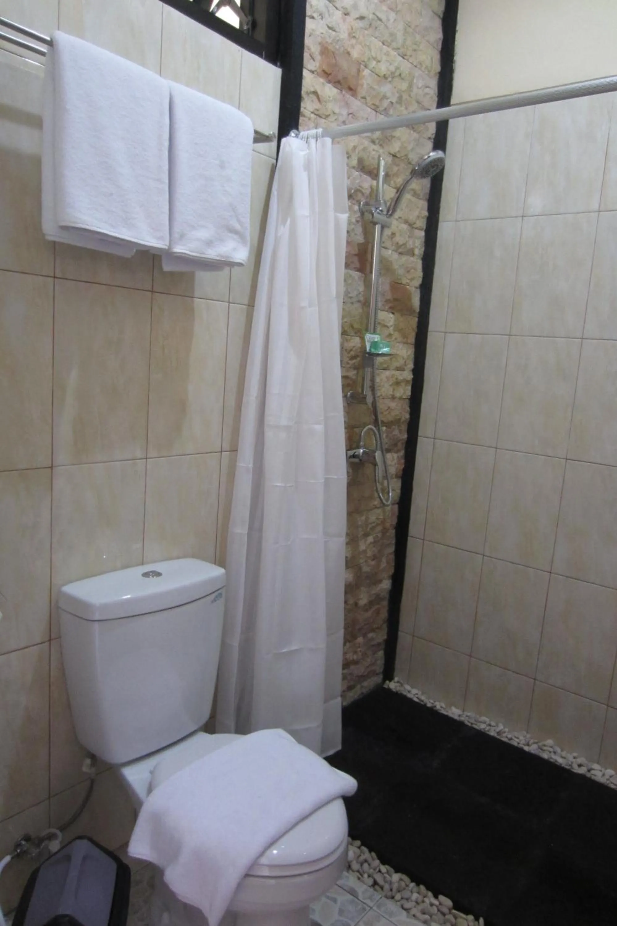 Bathroom in Betesda Guest House