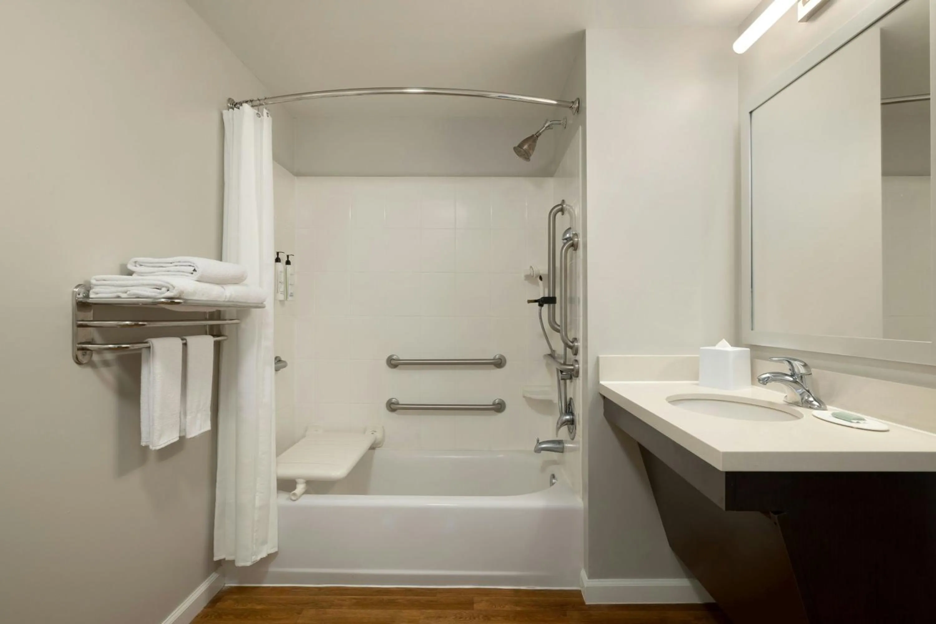 Bathroom in TownePlace Suites by Marriott Alexandria