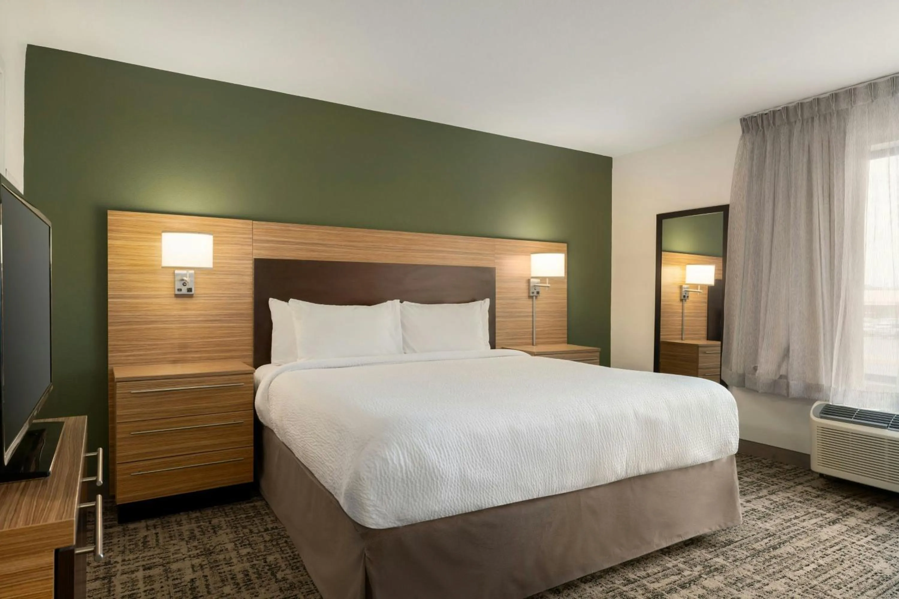Bedroom, Bed in TownePlace Suites by Marriott Alexandria