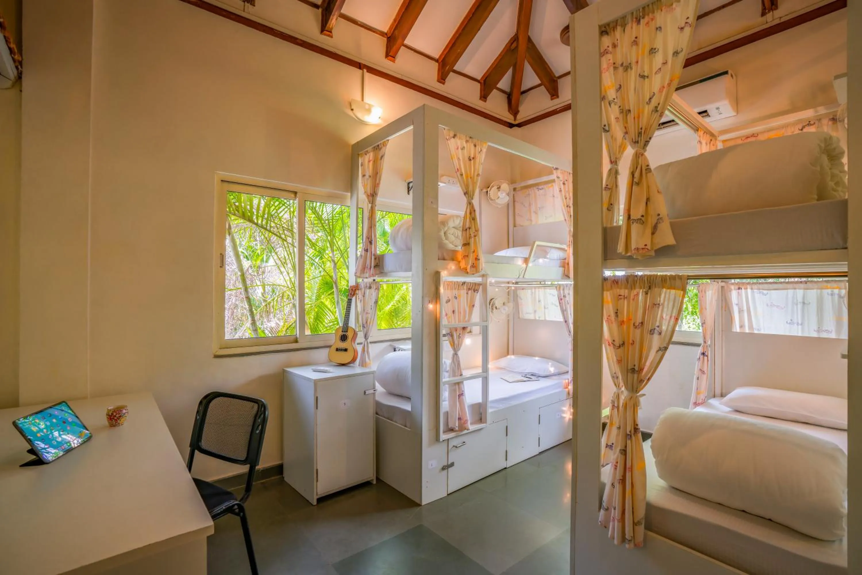 bunk bed, Bed in Moustache Goa Luxuria