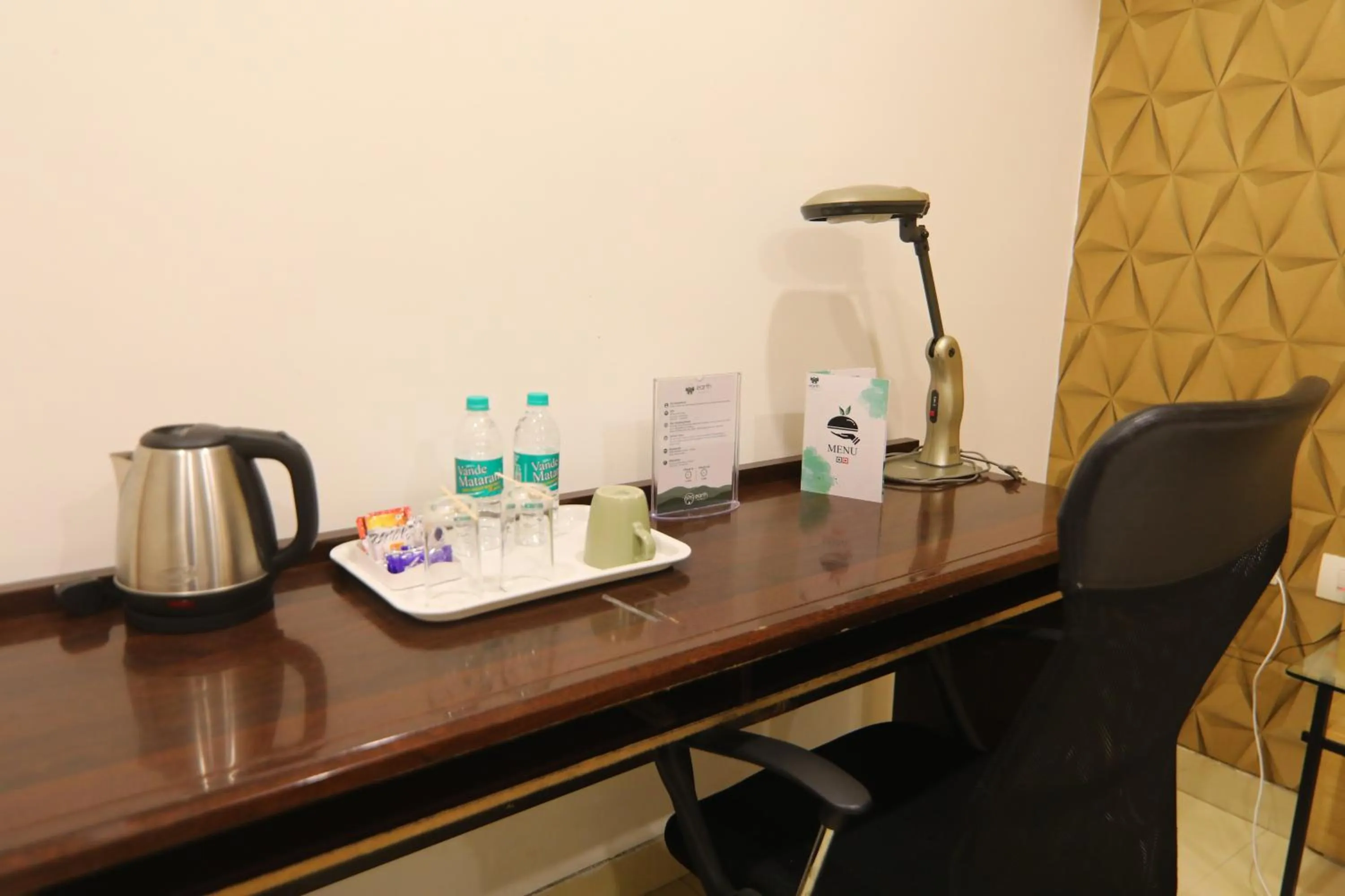 Coffee/tea facilities in Earth Hotels Domlur