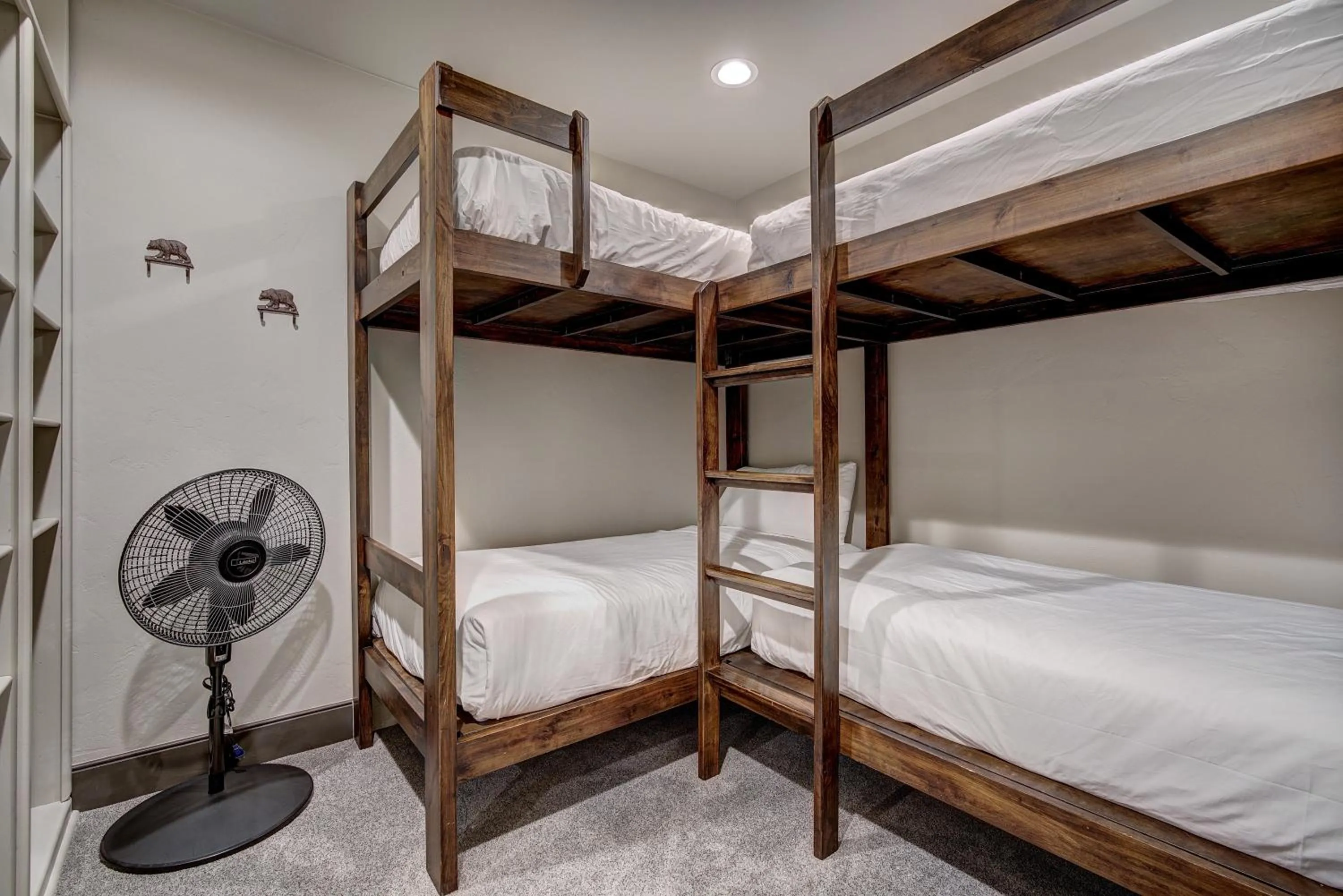 Bedroom, Bed in Bachelor Gulch Village