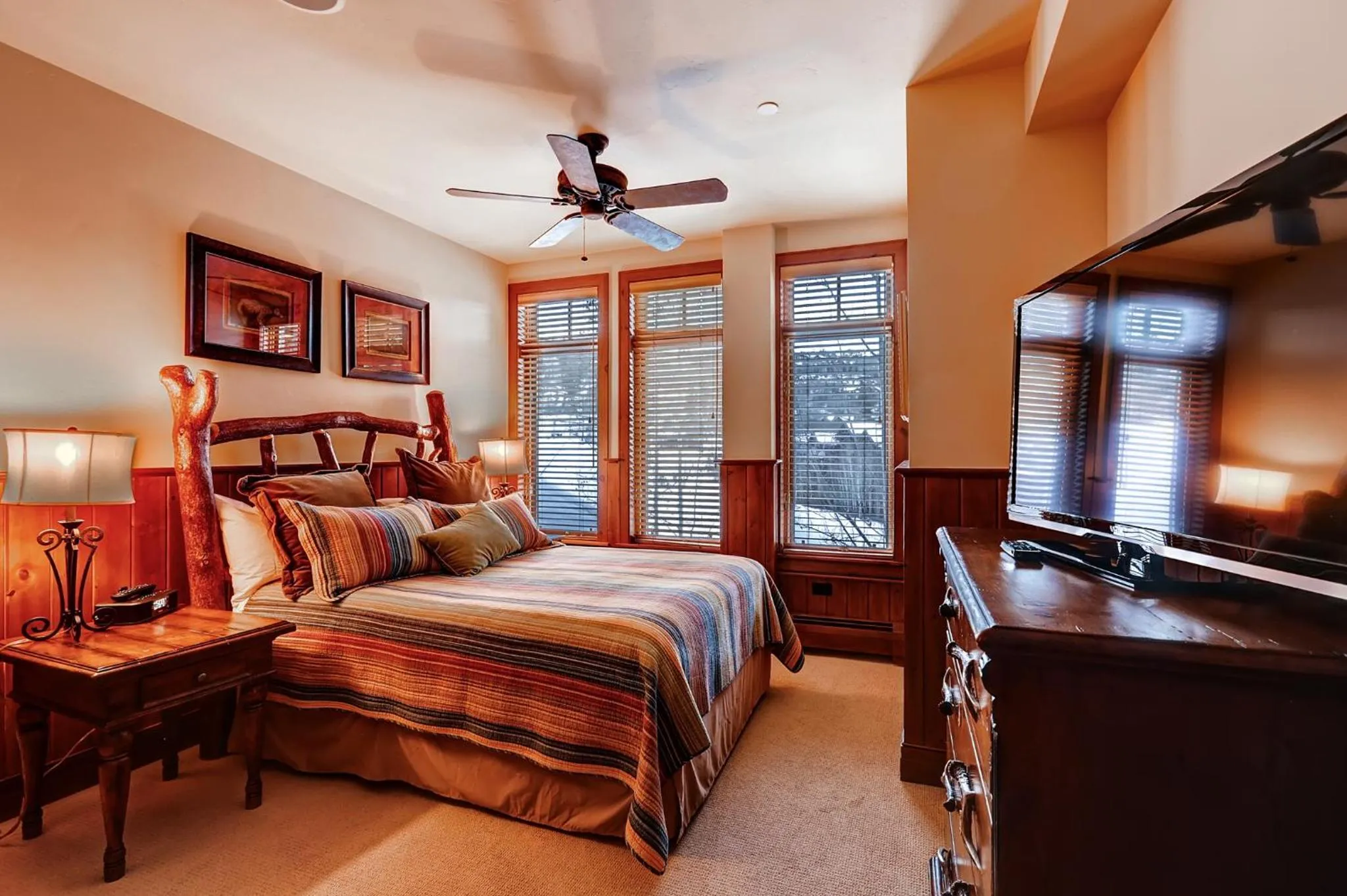 Bedroom, Bed in Bachelor Gulch Village