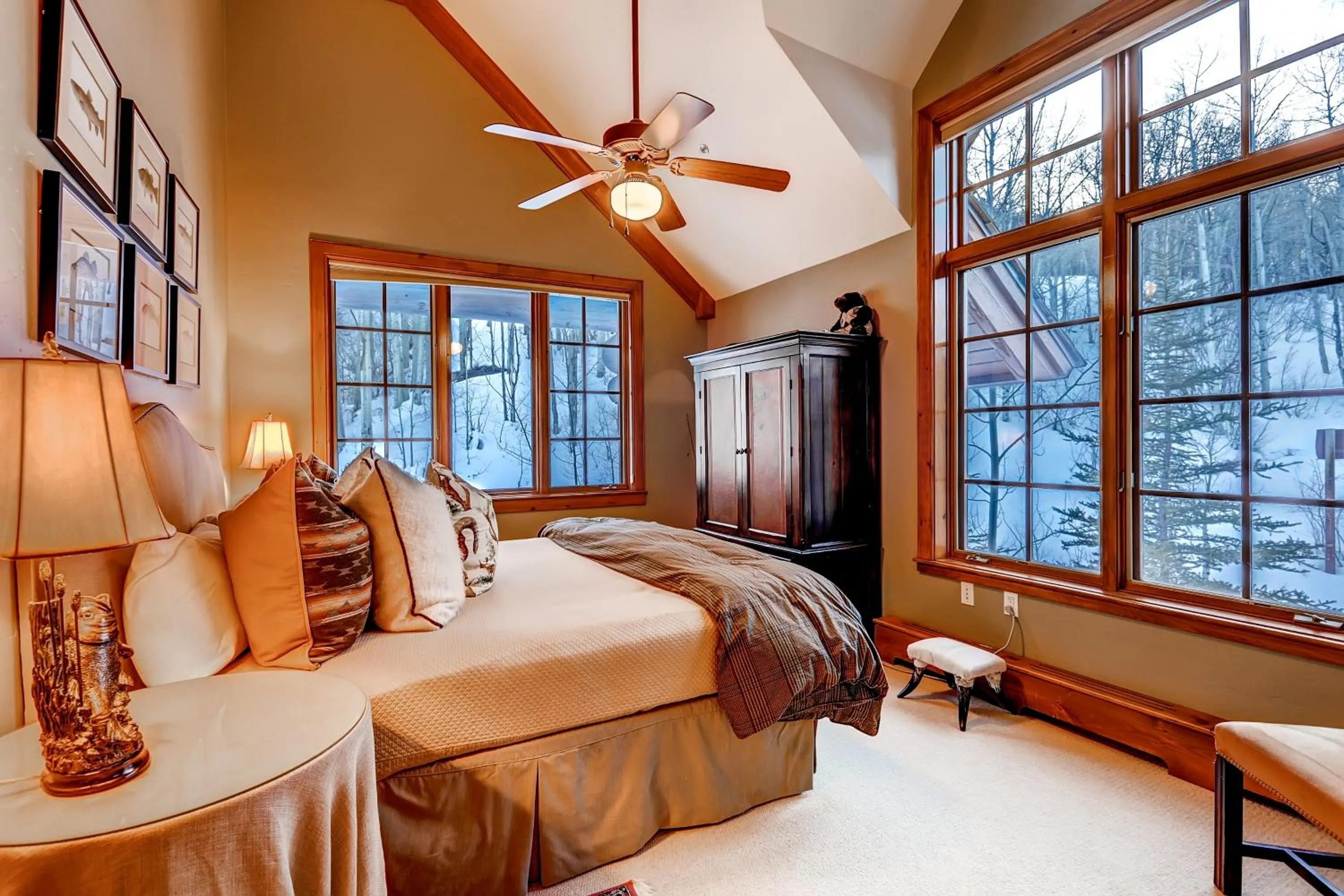 Bedroom, Bed in Bachelor Gulch Village