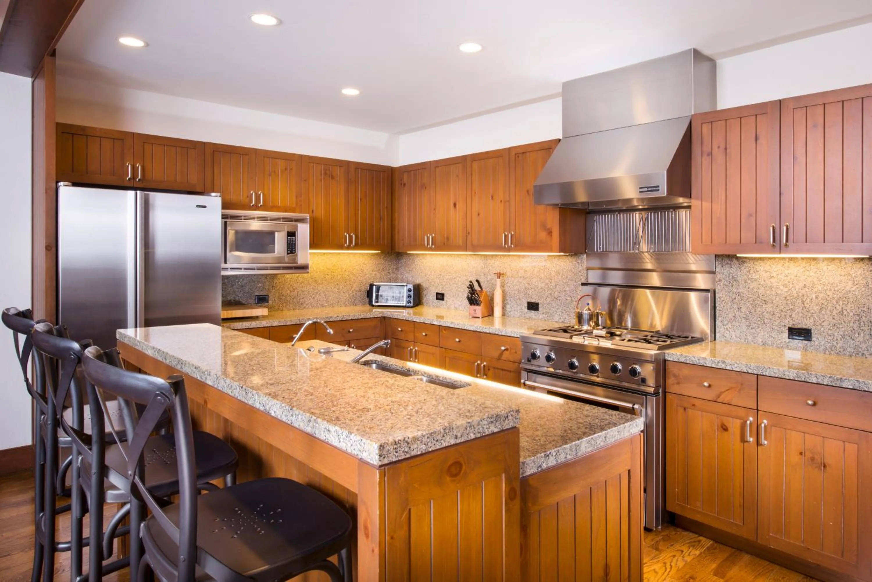 Kitchen or kitchenette in Bachelor Gulch Village