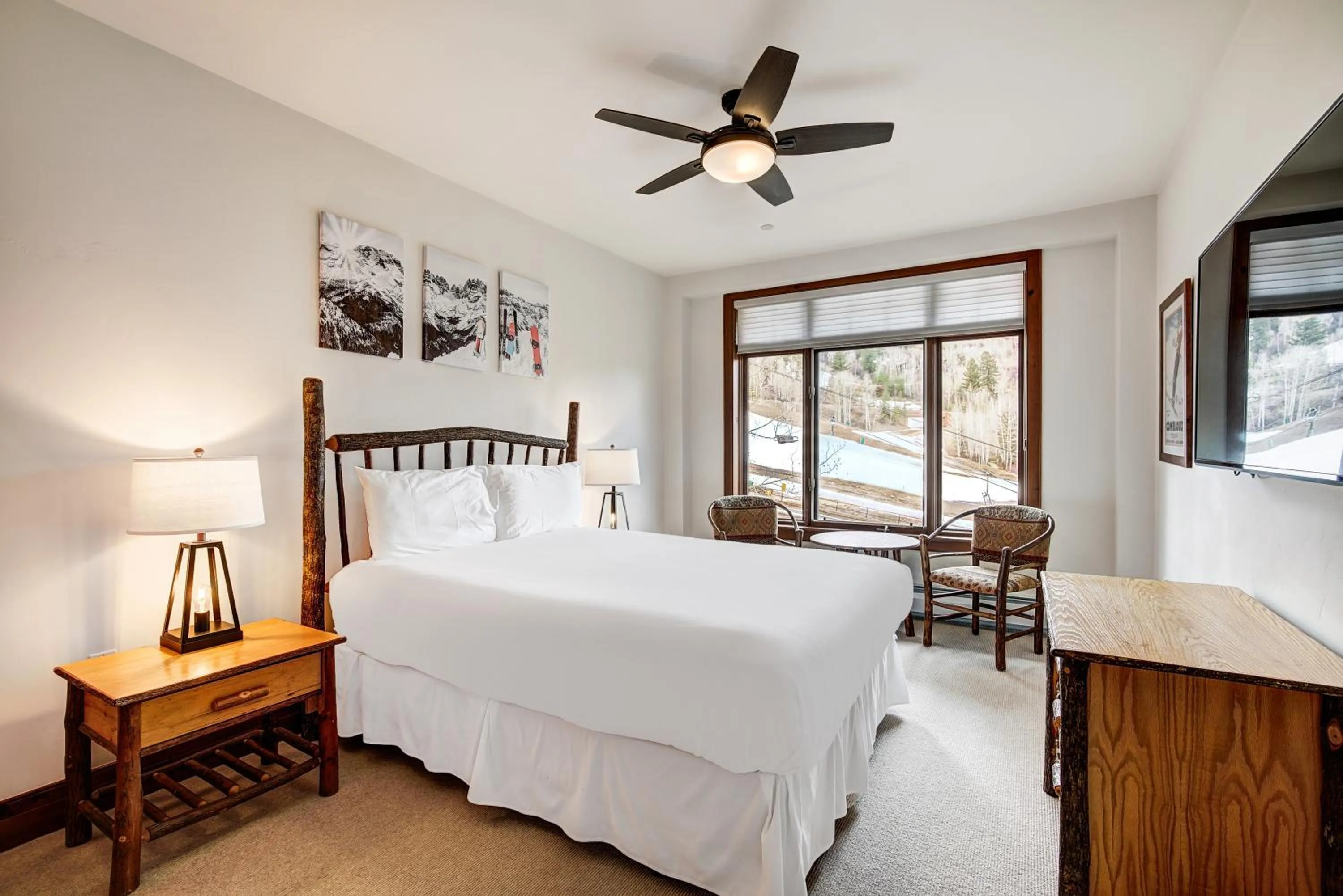Bedroom, Bed in Bachelor Gulch Village