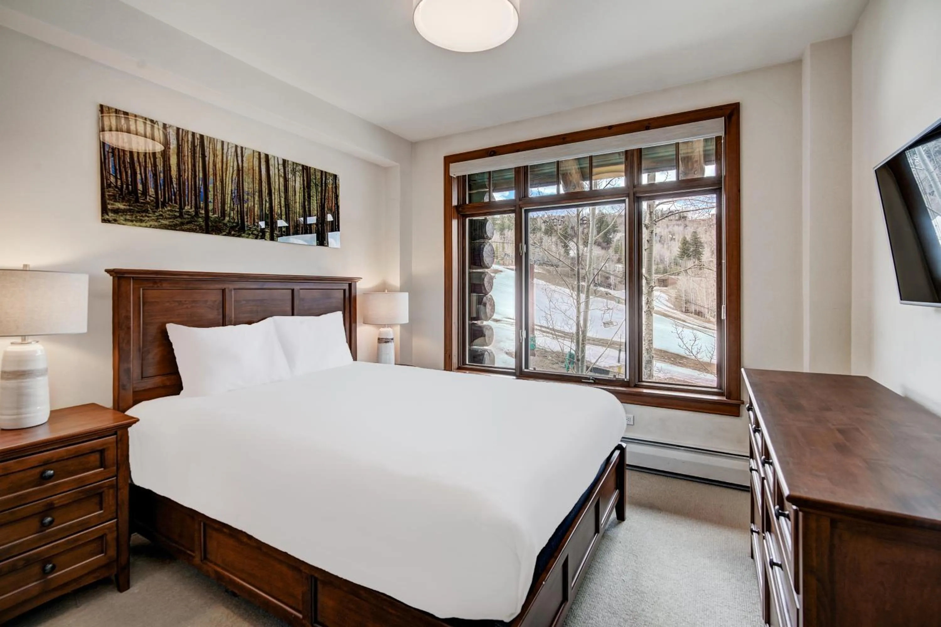 Bedroom, Bed in Bachelor Gulch Village