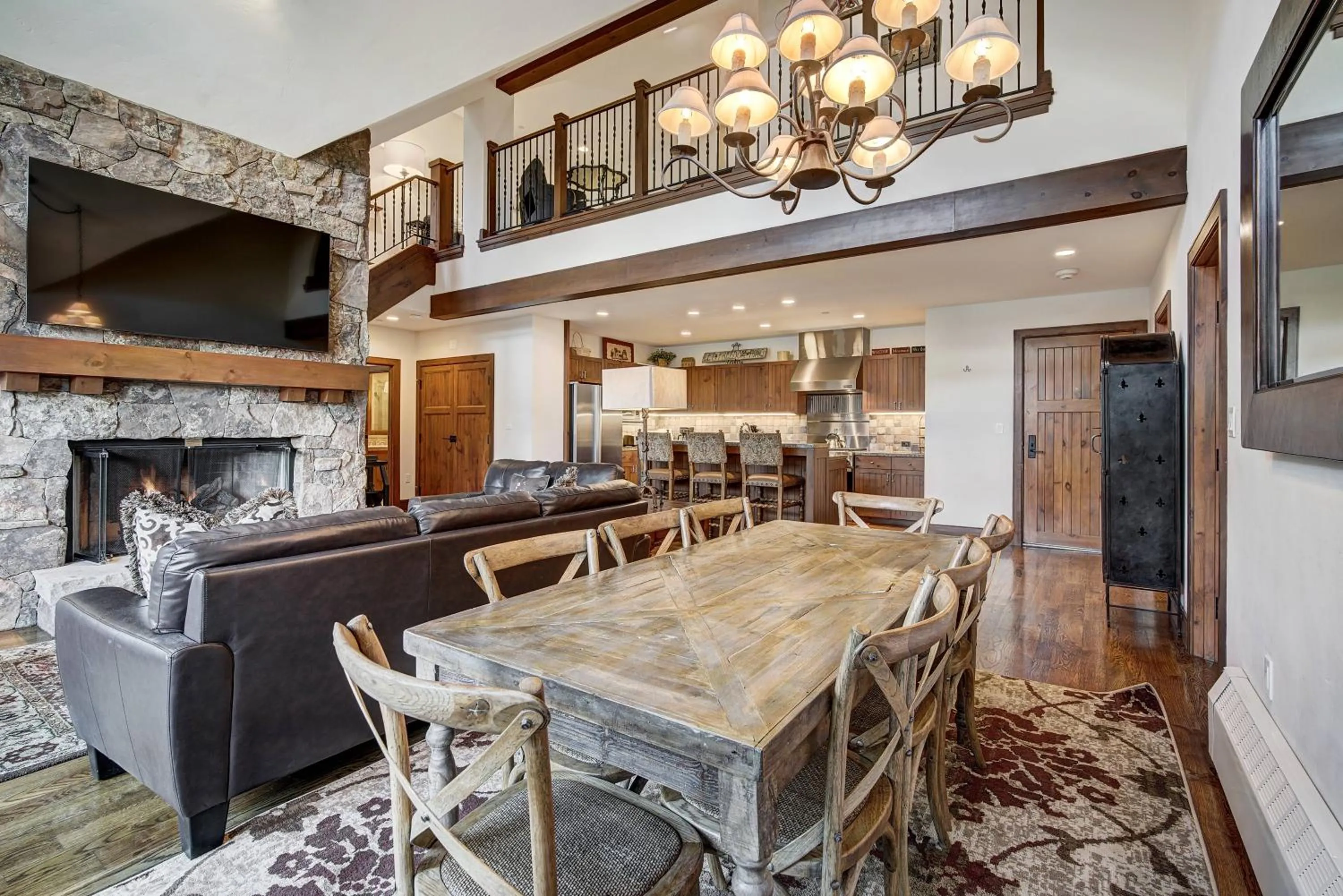 Dining area in Bachelor Gulch Village
