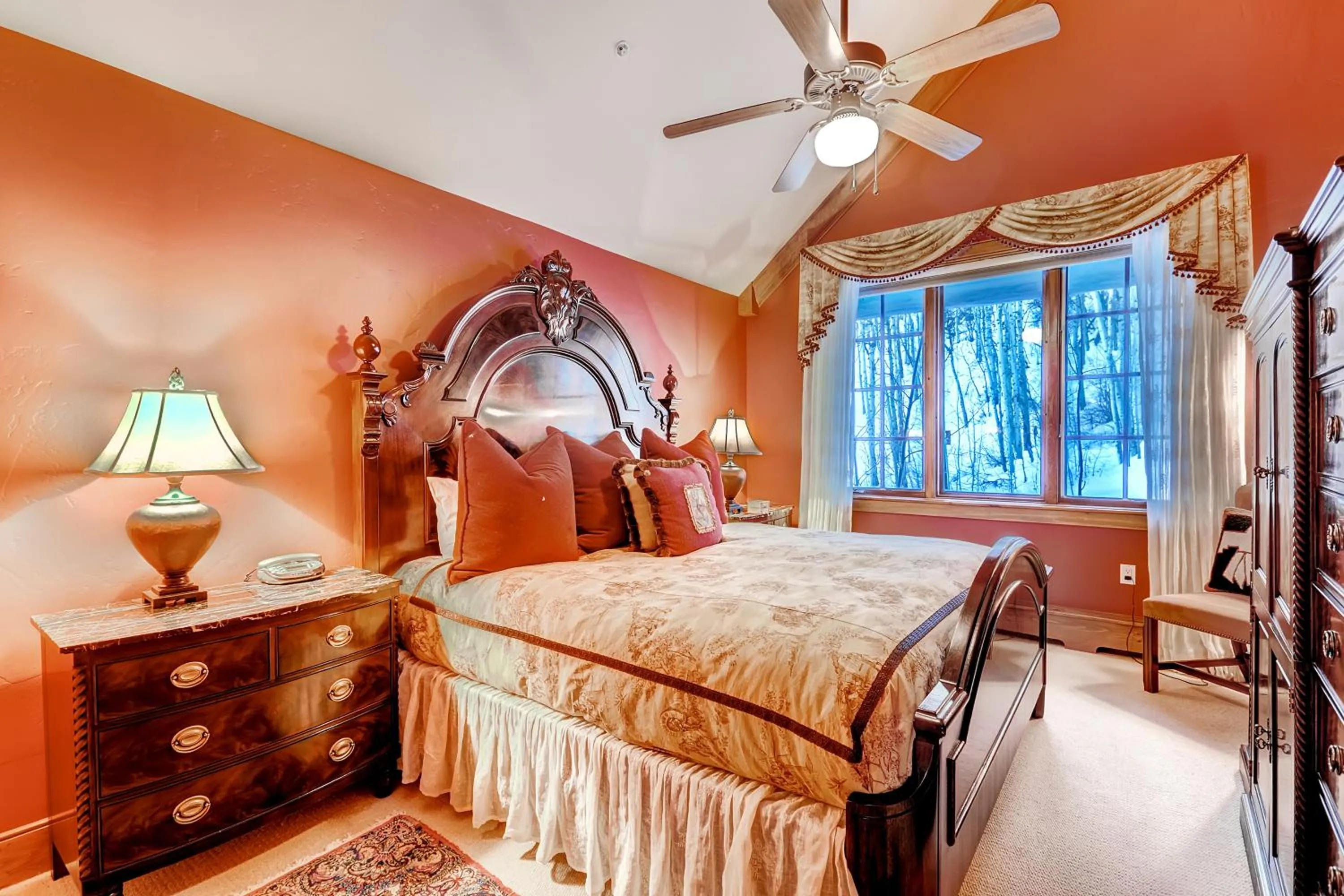 Bedroom, Bed in Bachelor Gulch Village