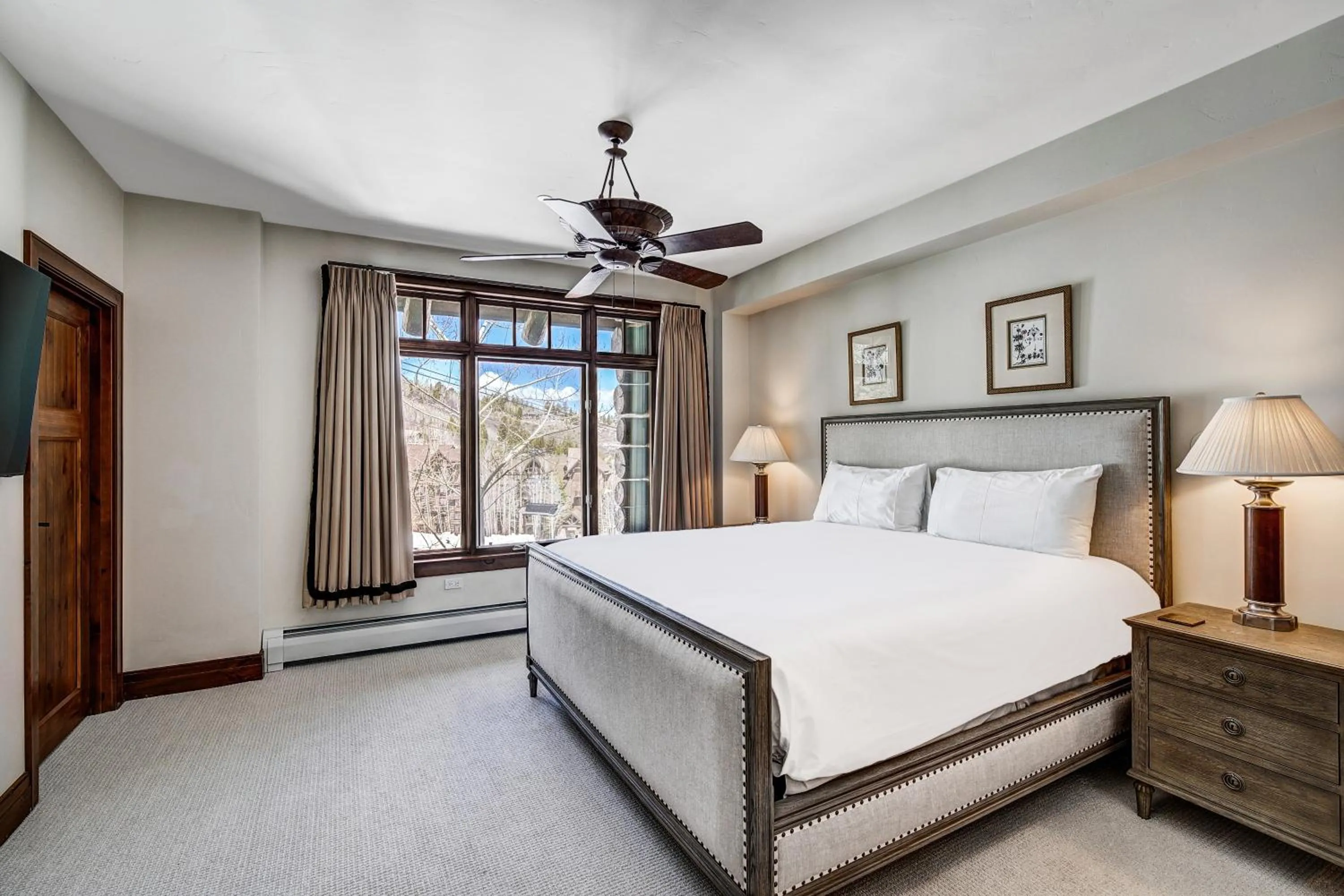 Bedroom, Bed in Bachelor Gulch Village
