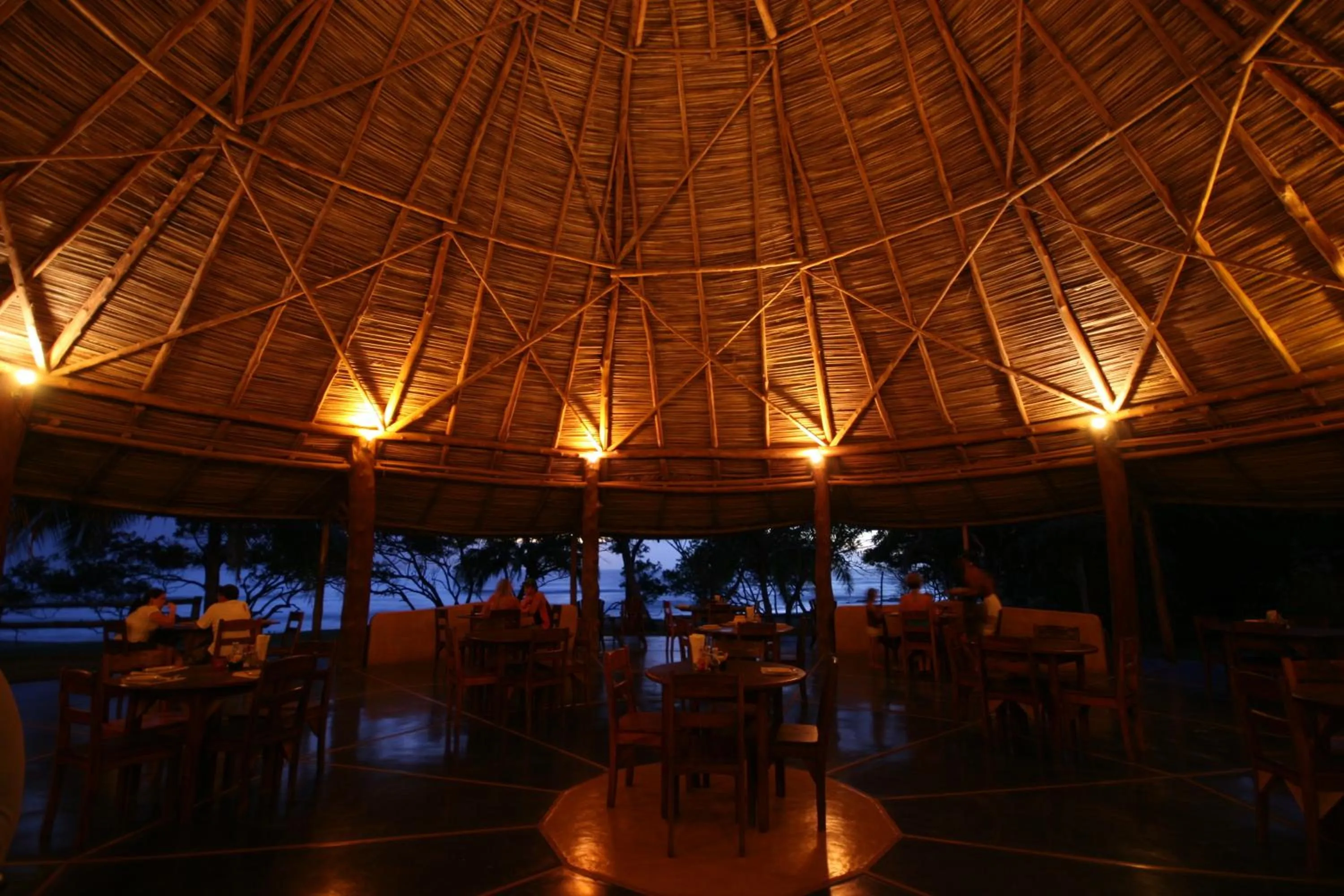 Restaurant/places to eat in Hotel Playa Negra