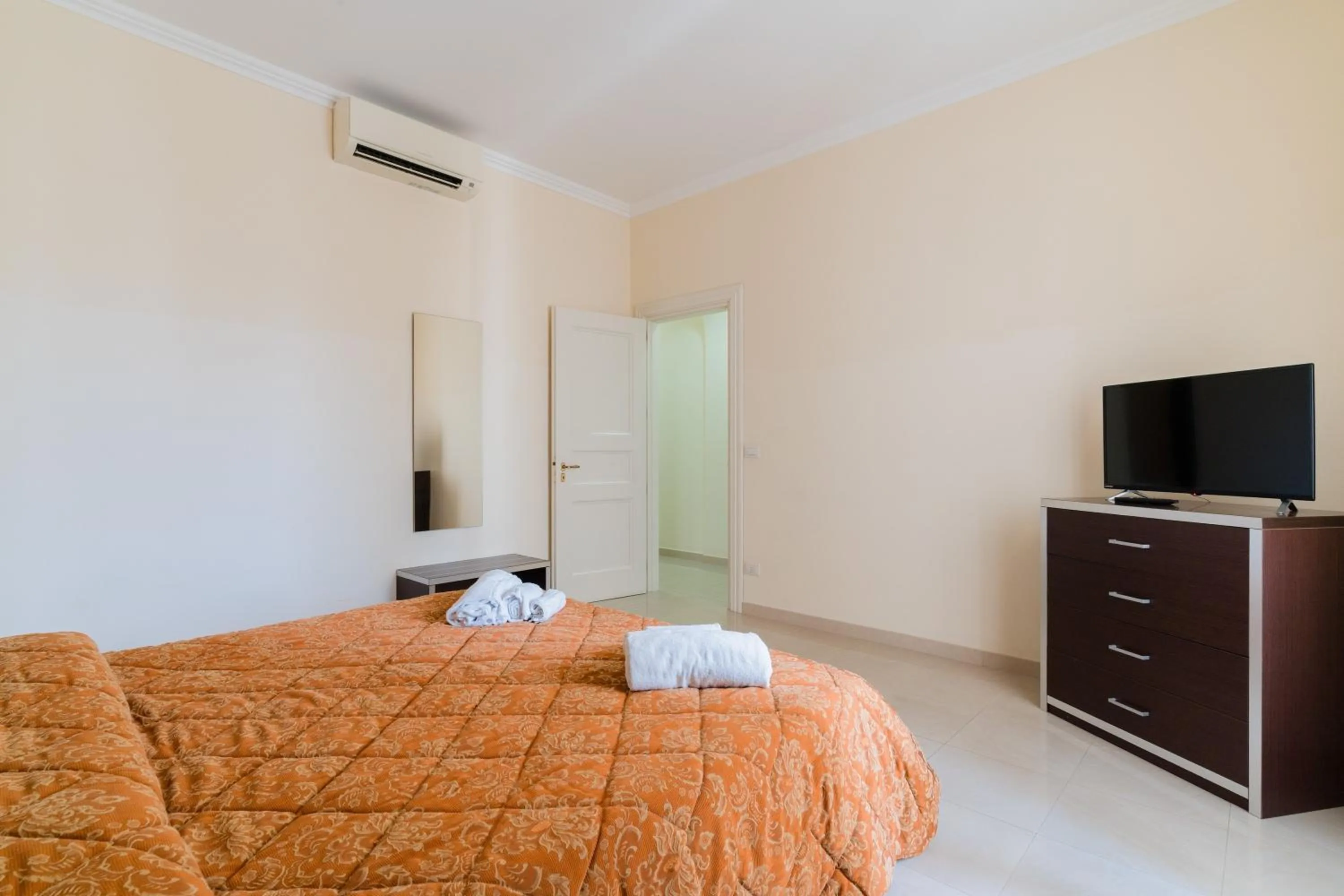 Bed in Palazzo Mongiò