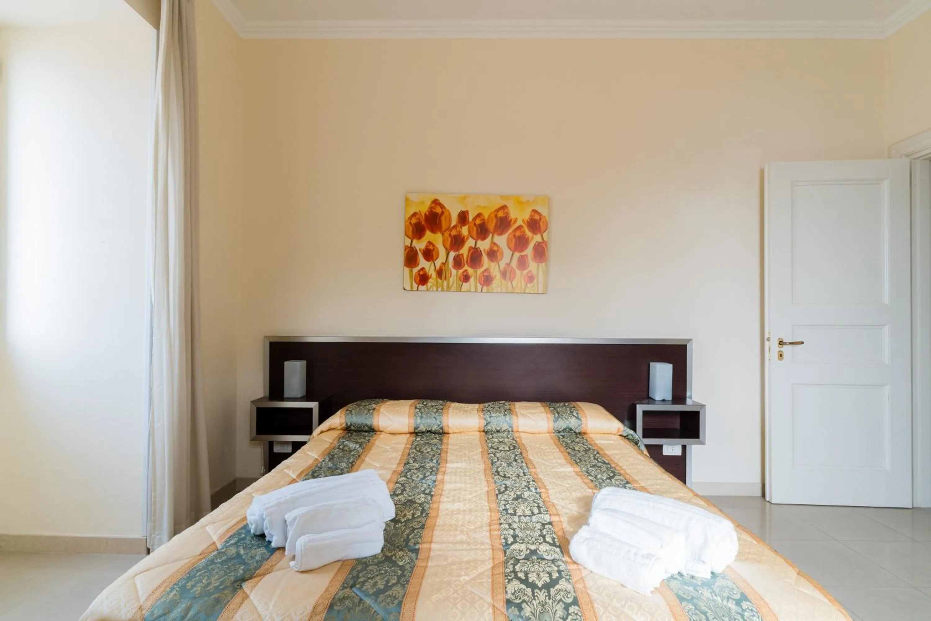 Living room, Bed in Palazzo Mongiò