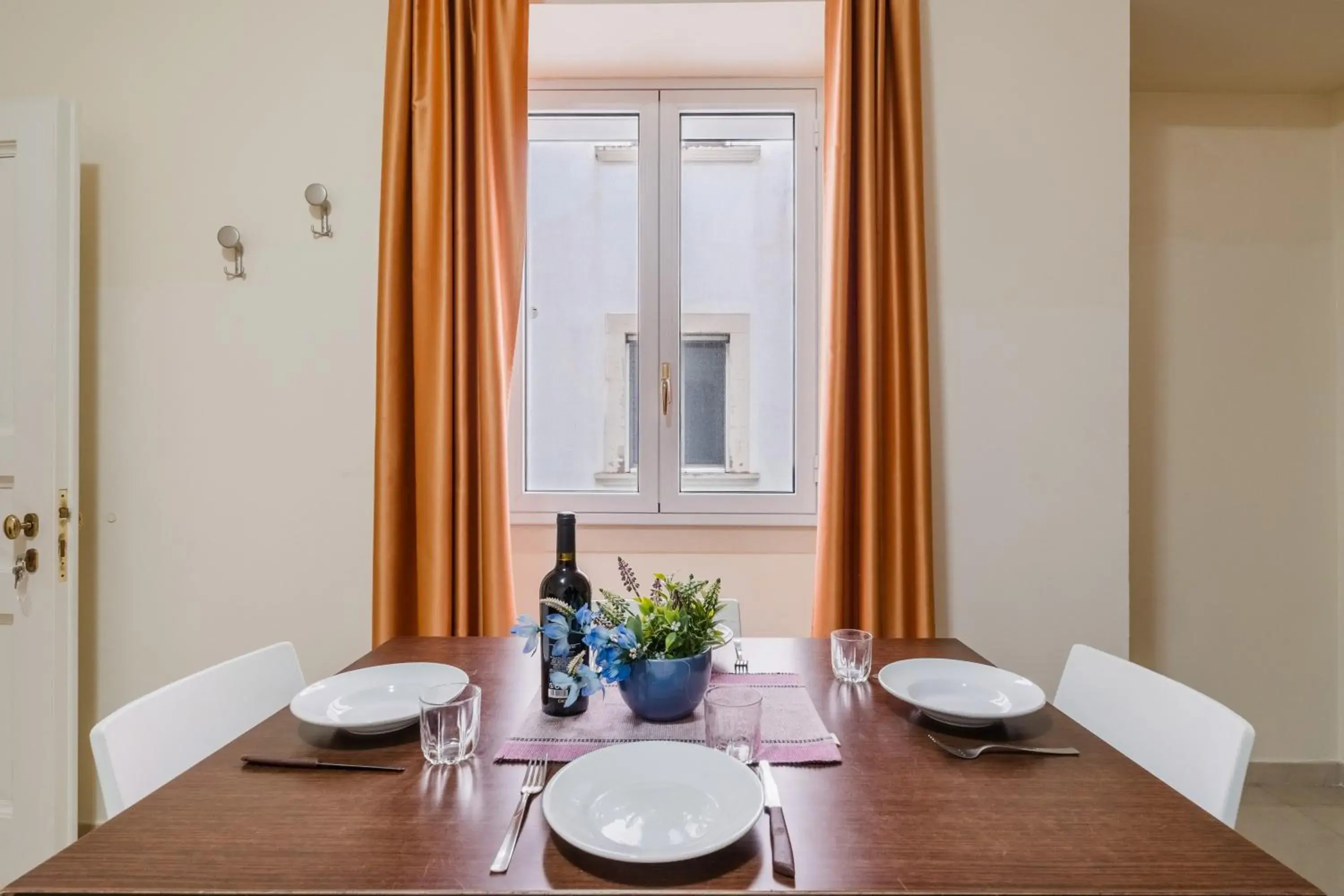 Quadruple Room with Shower in Palazzo Mongiò Quadruple Room with Shower in Palazzo Mongiò