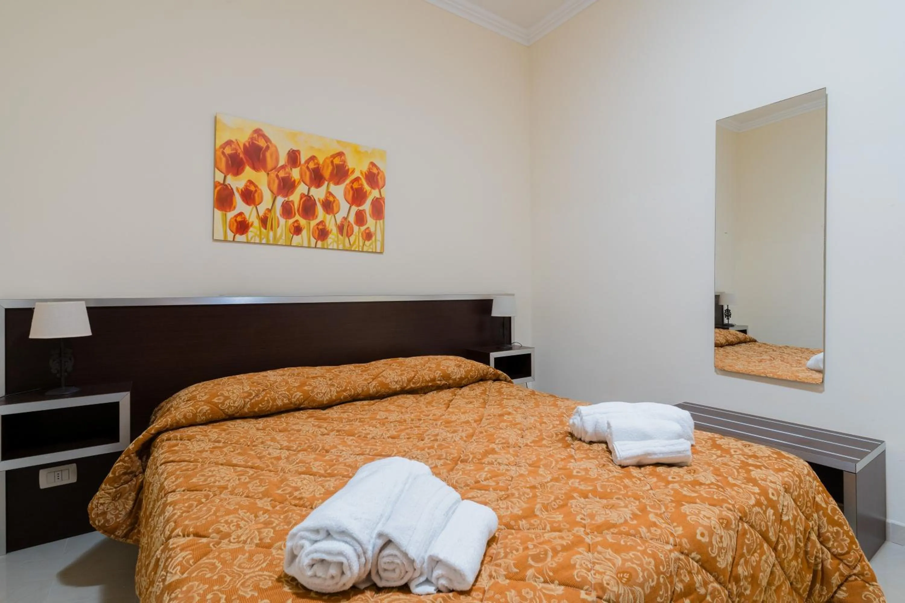 Living room, Bed in Palazzo Mongiò