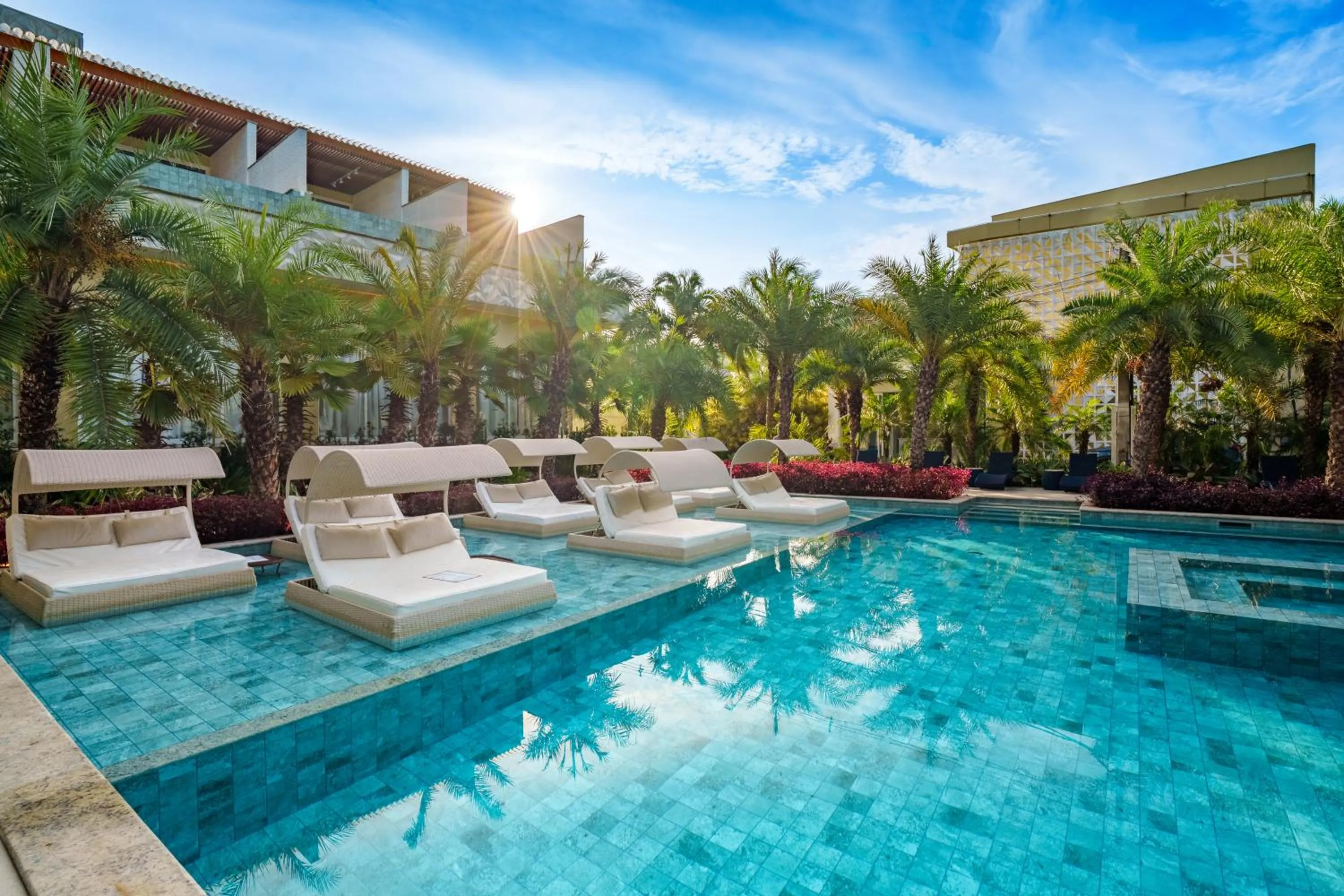 Swimming pool in Pousada Apple House Paraty