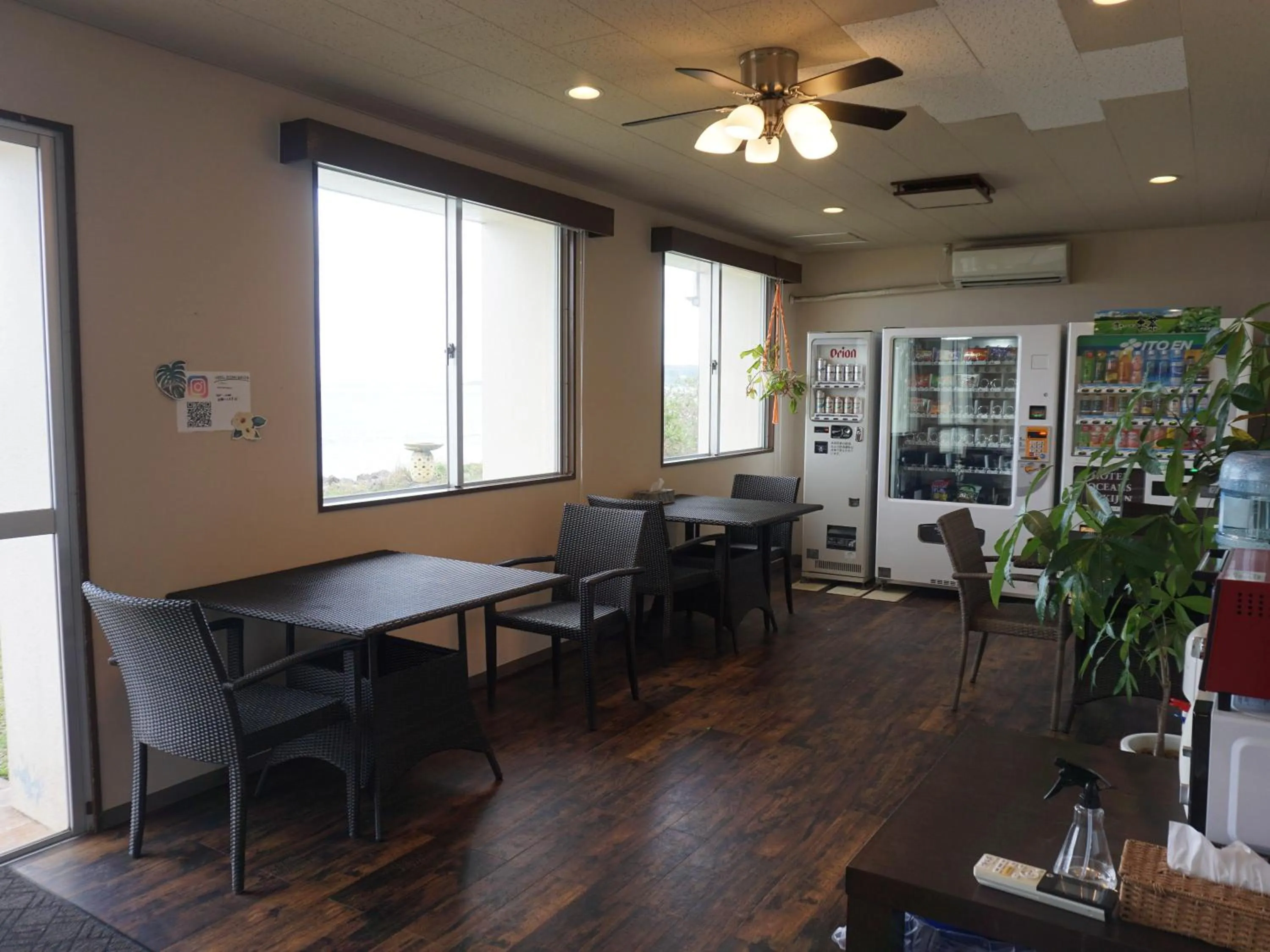 Communal lounge/ TV room in Hotel Oceans Nakijin