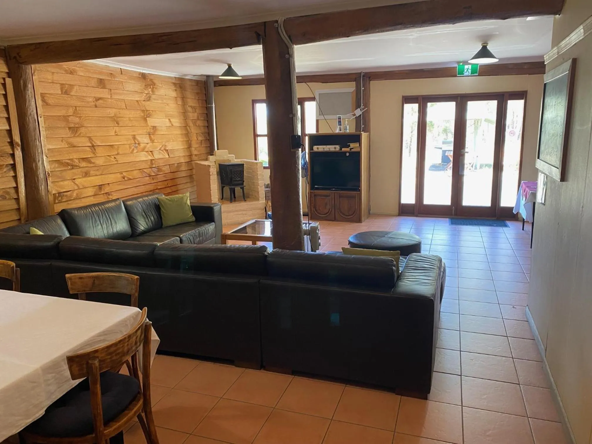 Living room in Girraween Country Inn
