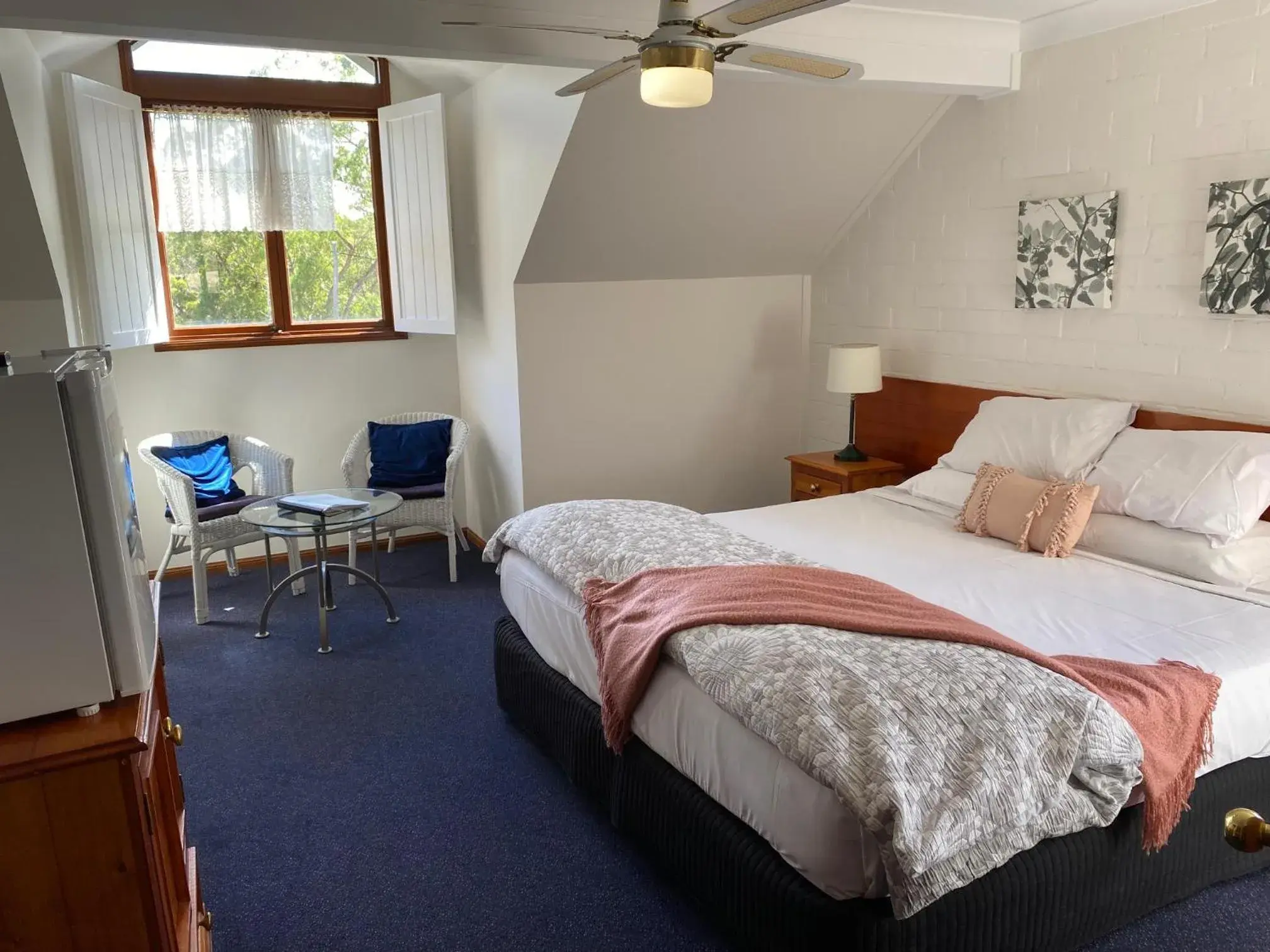 King Room in Girraween Country Inn King Room in Girraween Country Inn