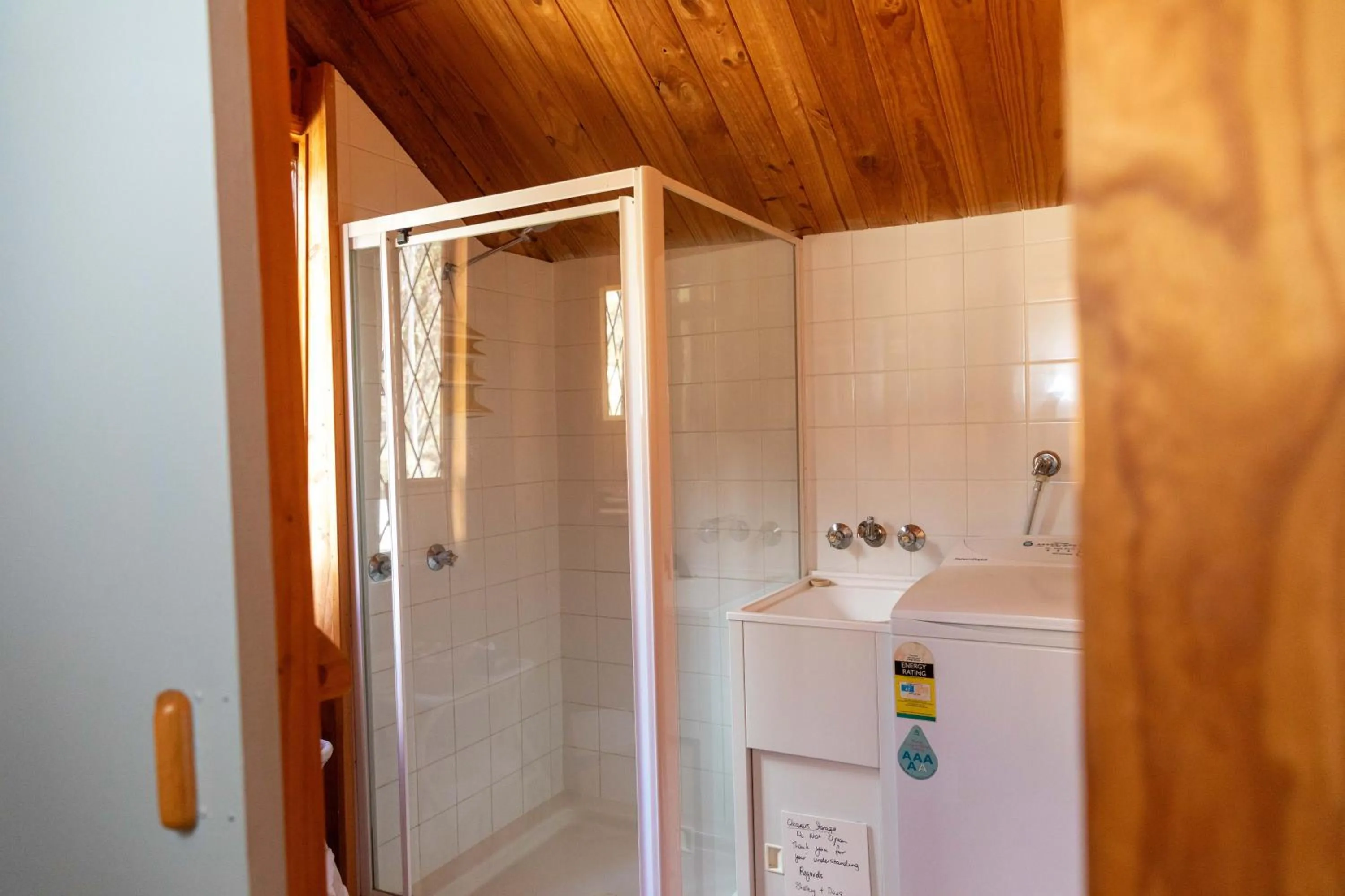 Bathroom in Girraween Country Inn